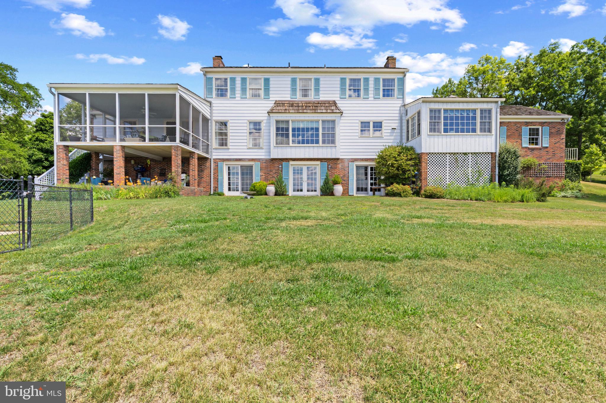 LARRIMORE'S POINT - Residential