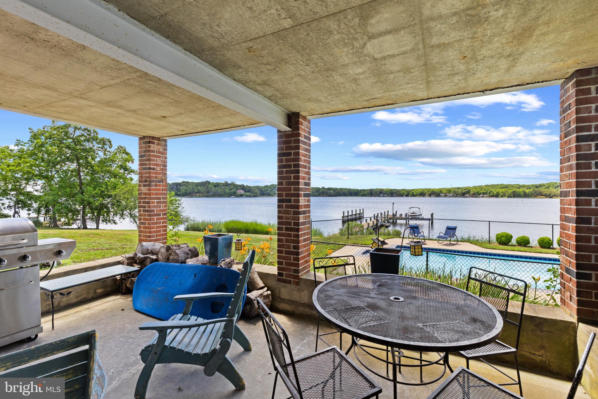 LARRIMORE'S POINT - Residential