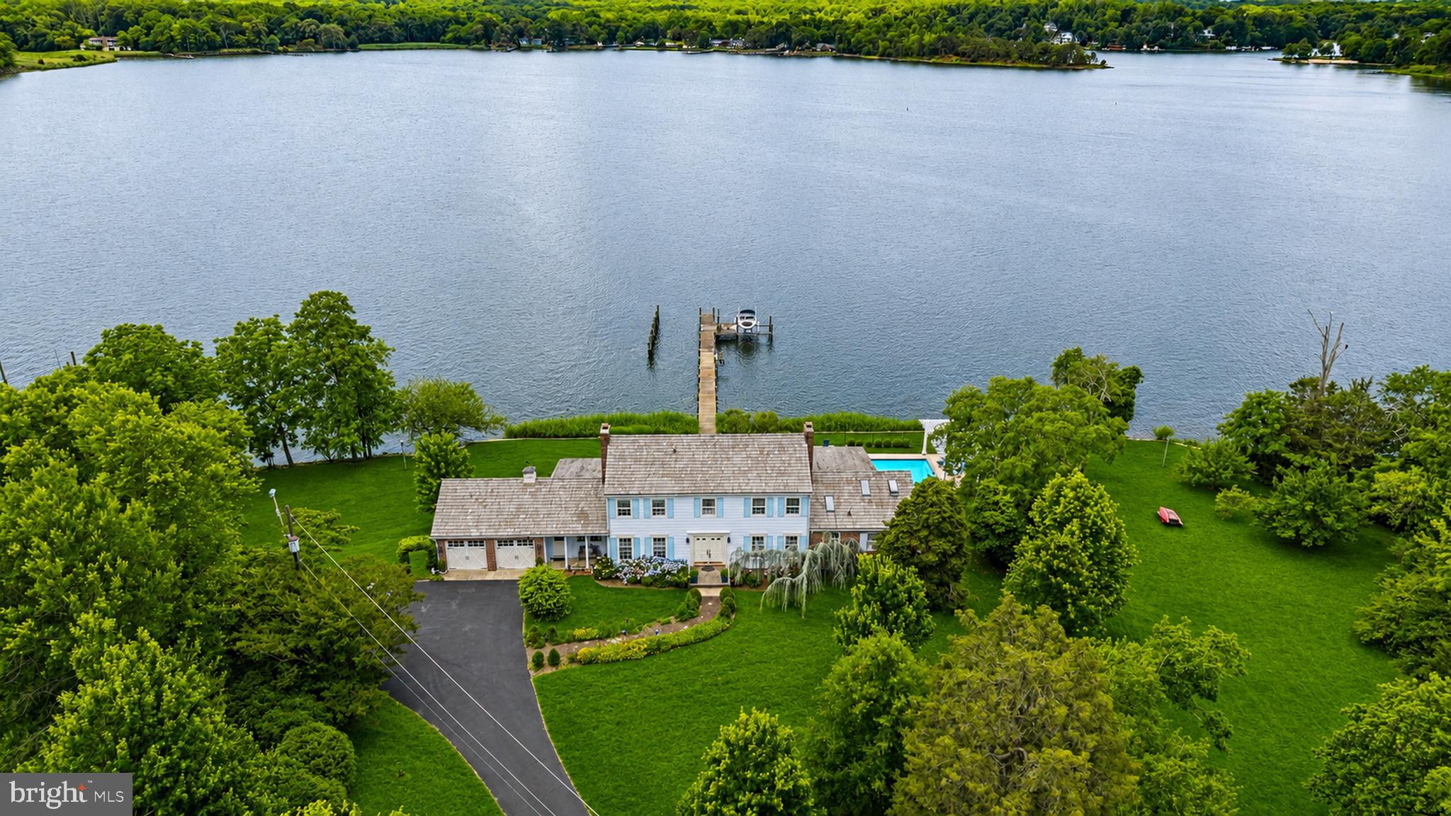 LARRIMORE'S POINT - Residential