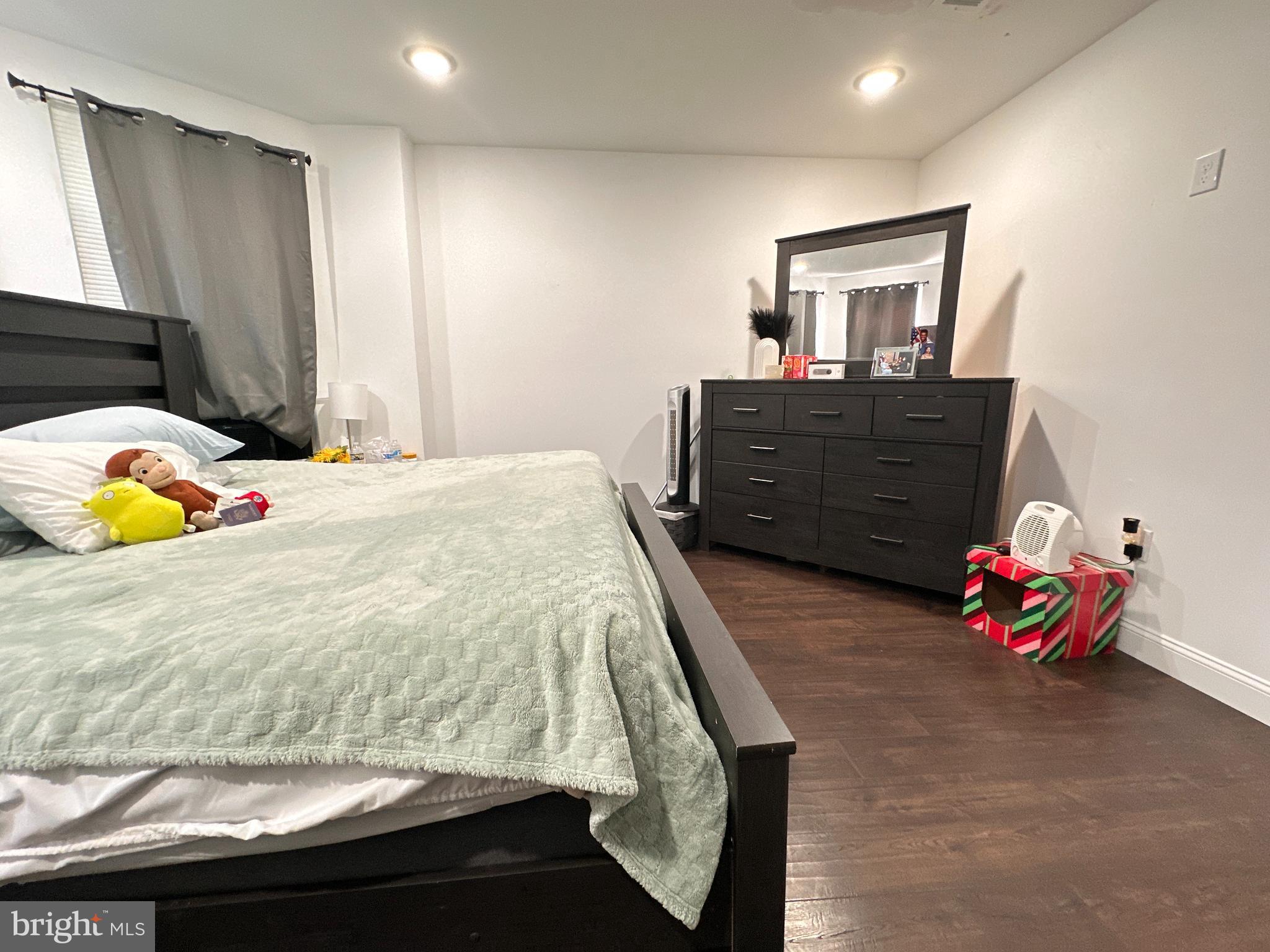 GERMANTOWN (EAST) - Residential