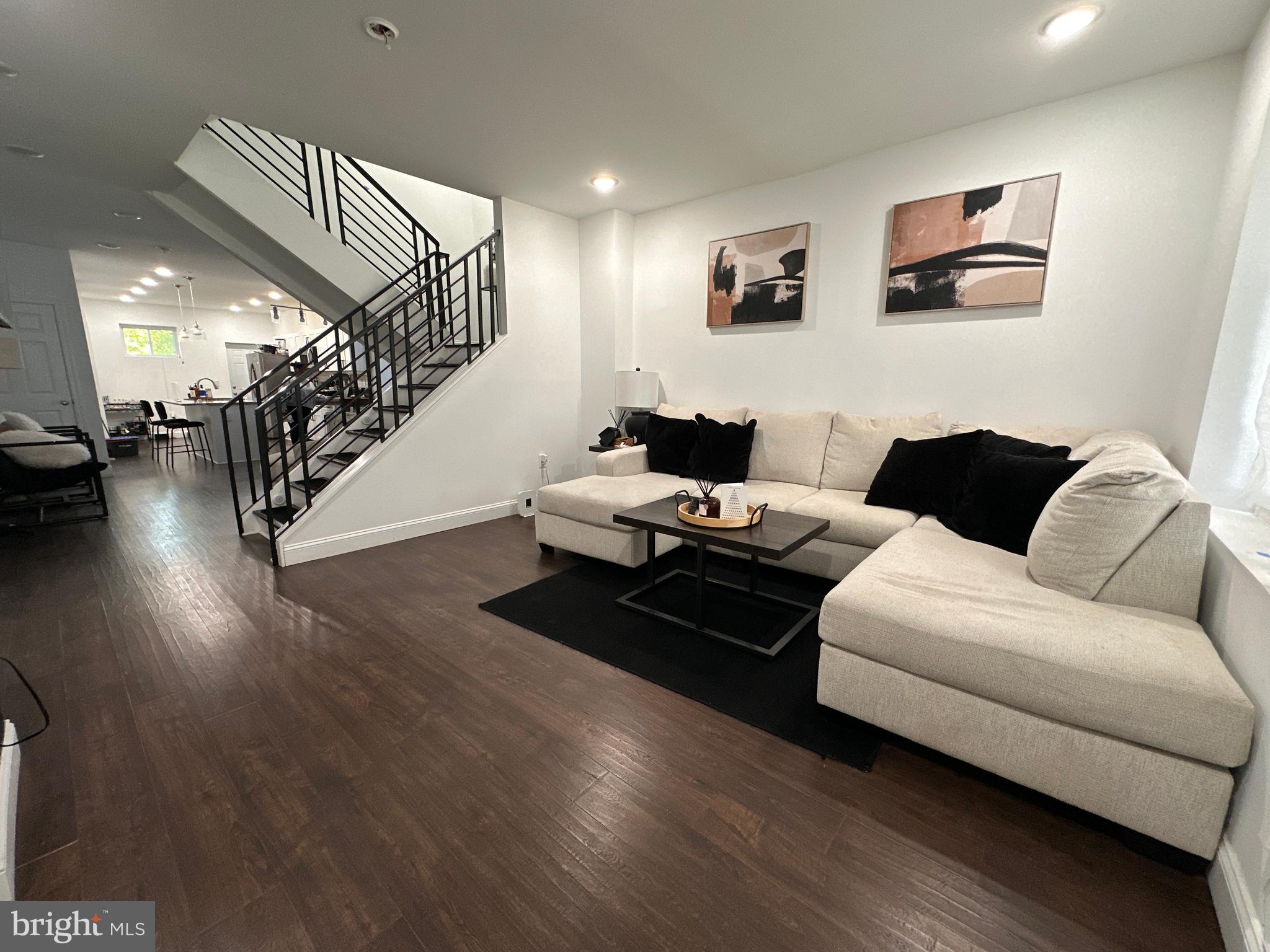 GERMANTOWN (EAST) - Residential