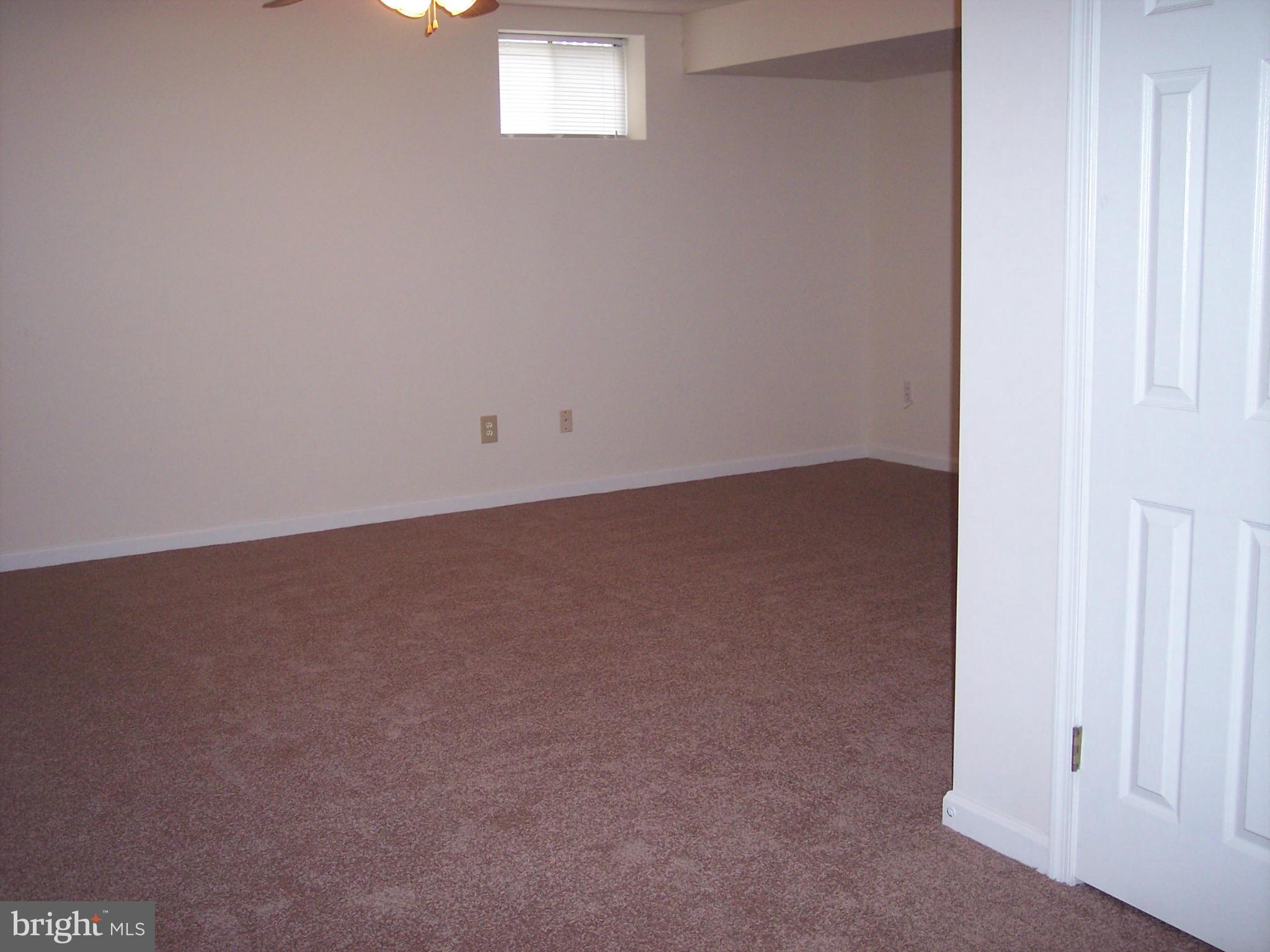 HIGHLAND MEADOWS - Residential Lease