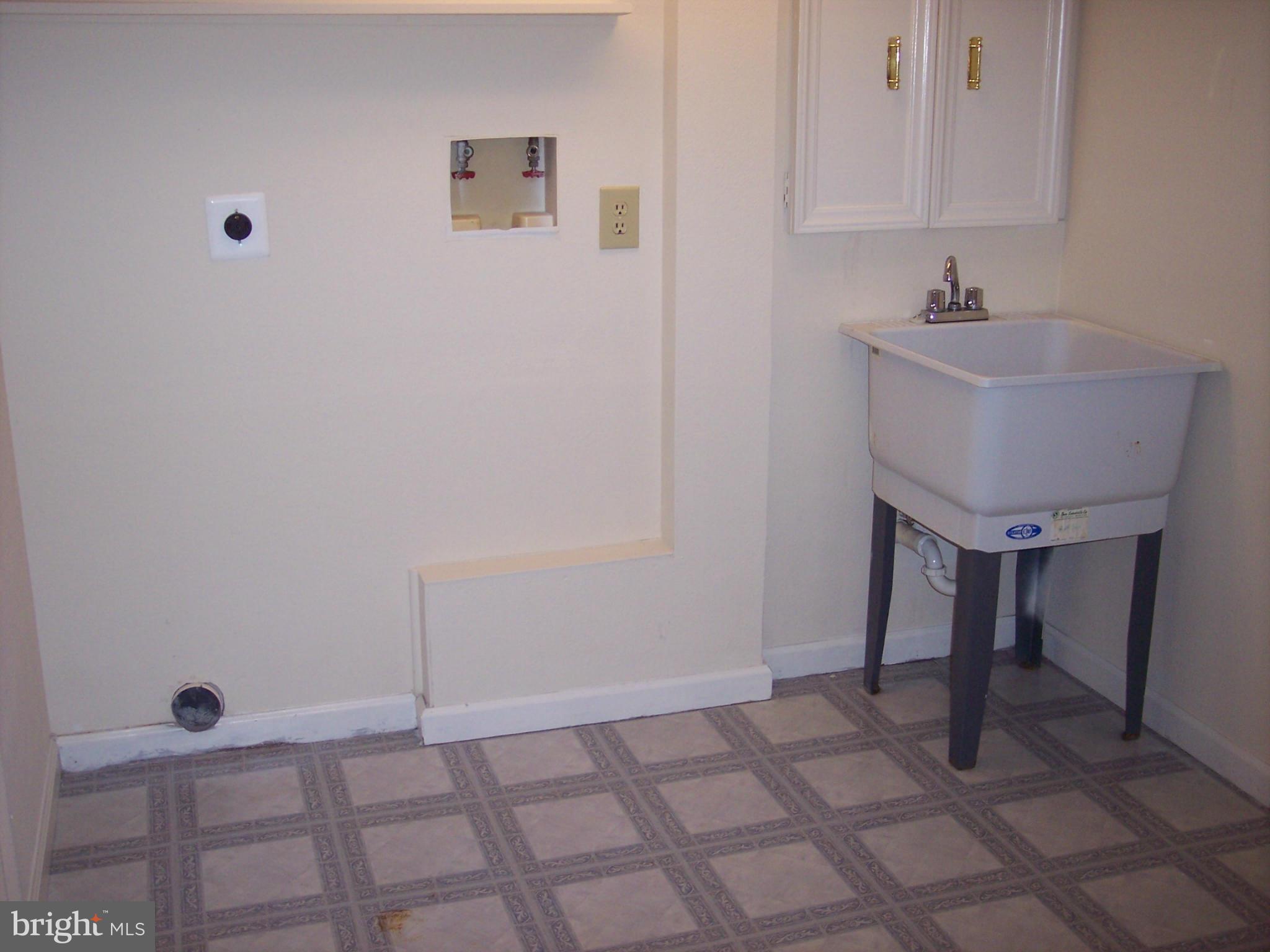 HIGHLAND MEADOWS - Residential Lease