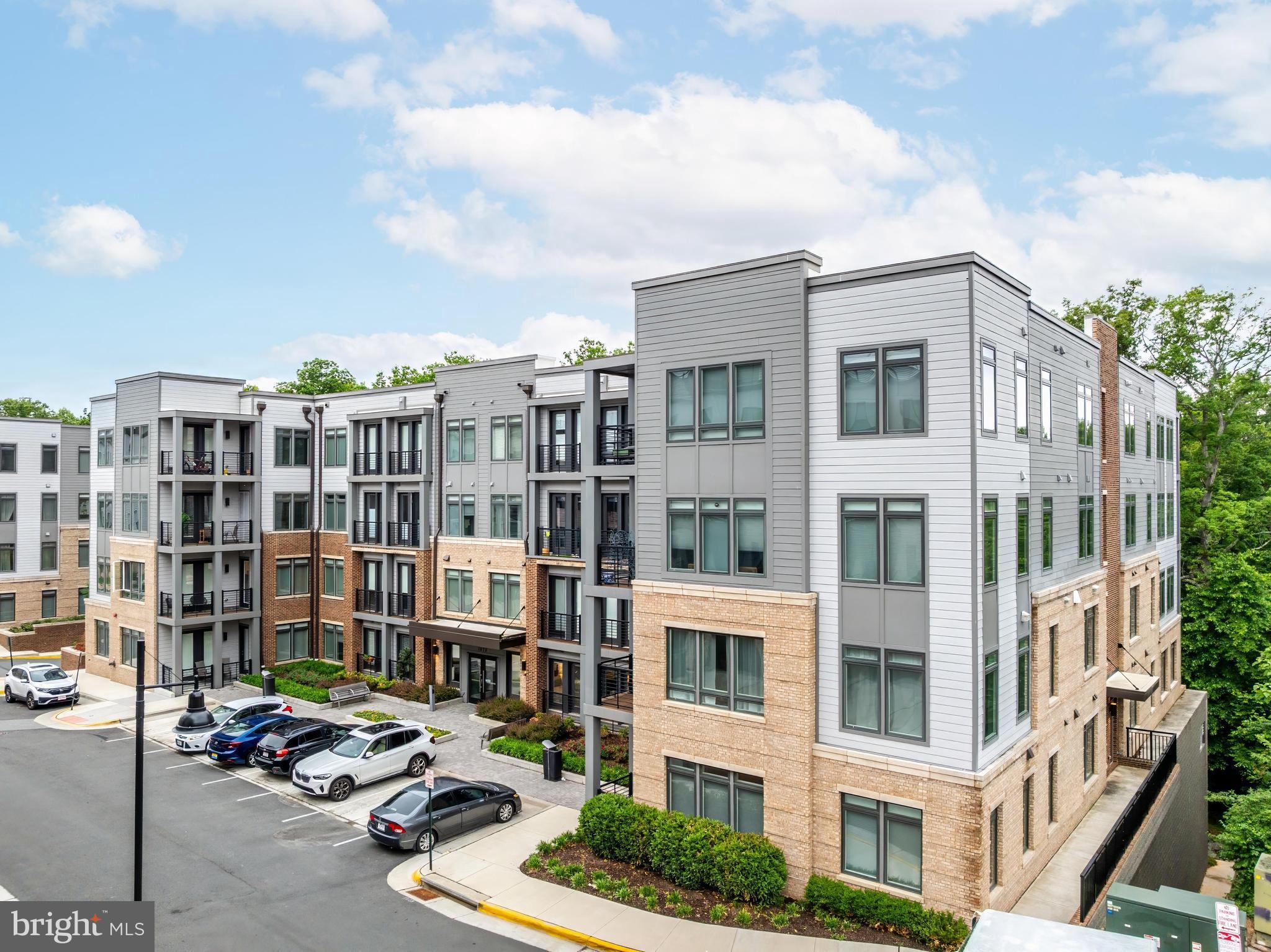 TALL OAKS - Residential