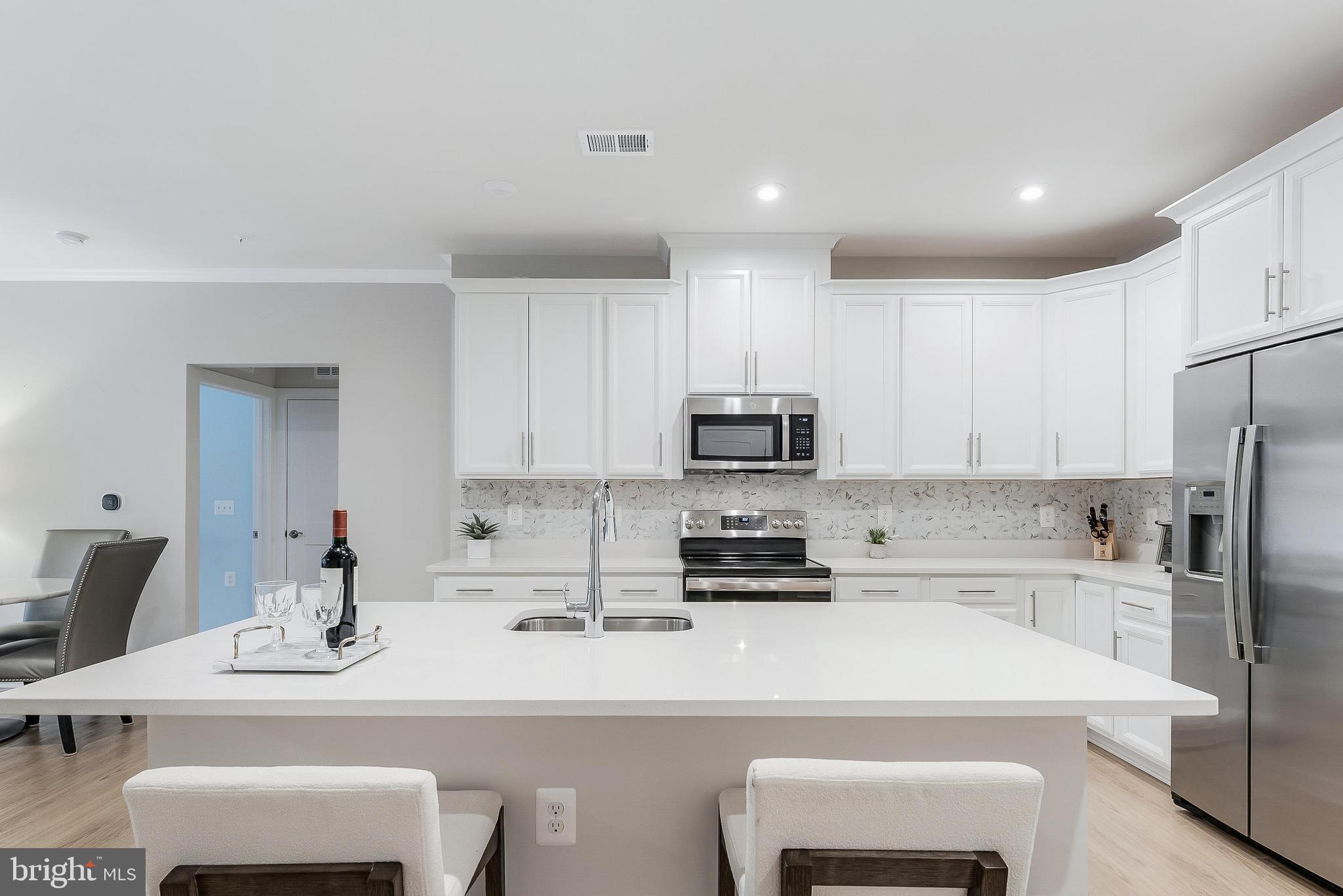 TALL OAKS - Residential