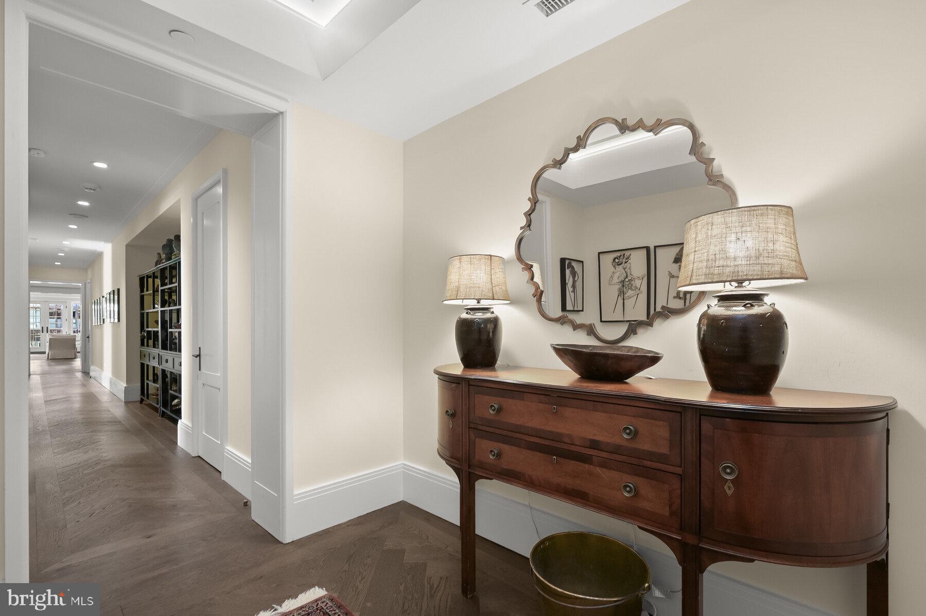 WARDMAN TOWER - Residential