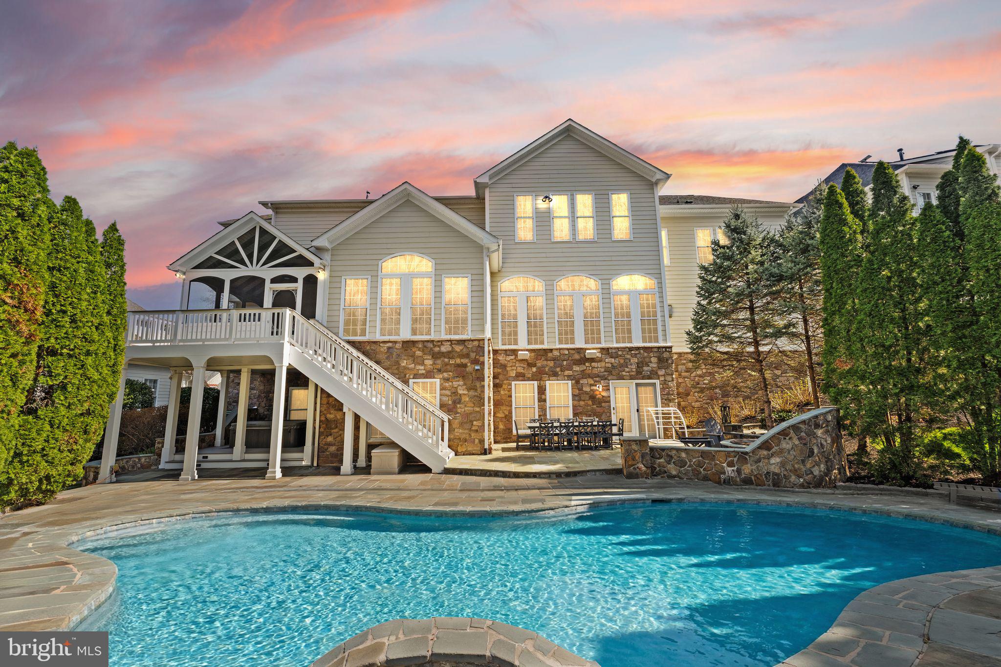 LANSDOWNE ON THE POTOMAC - Residential