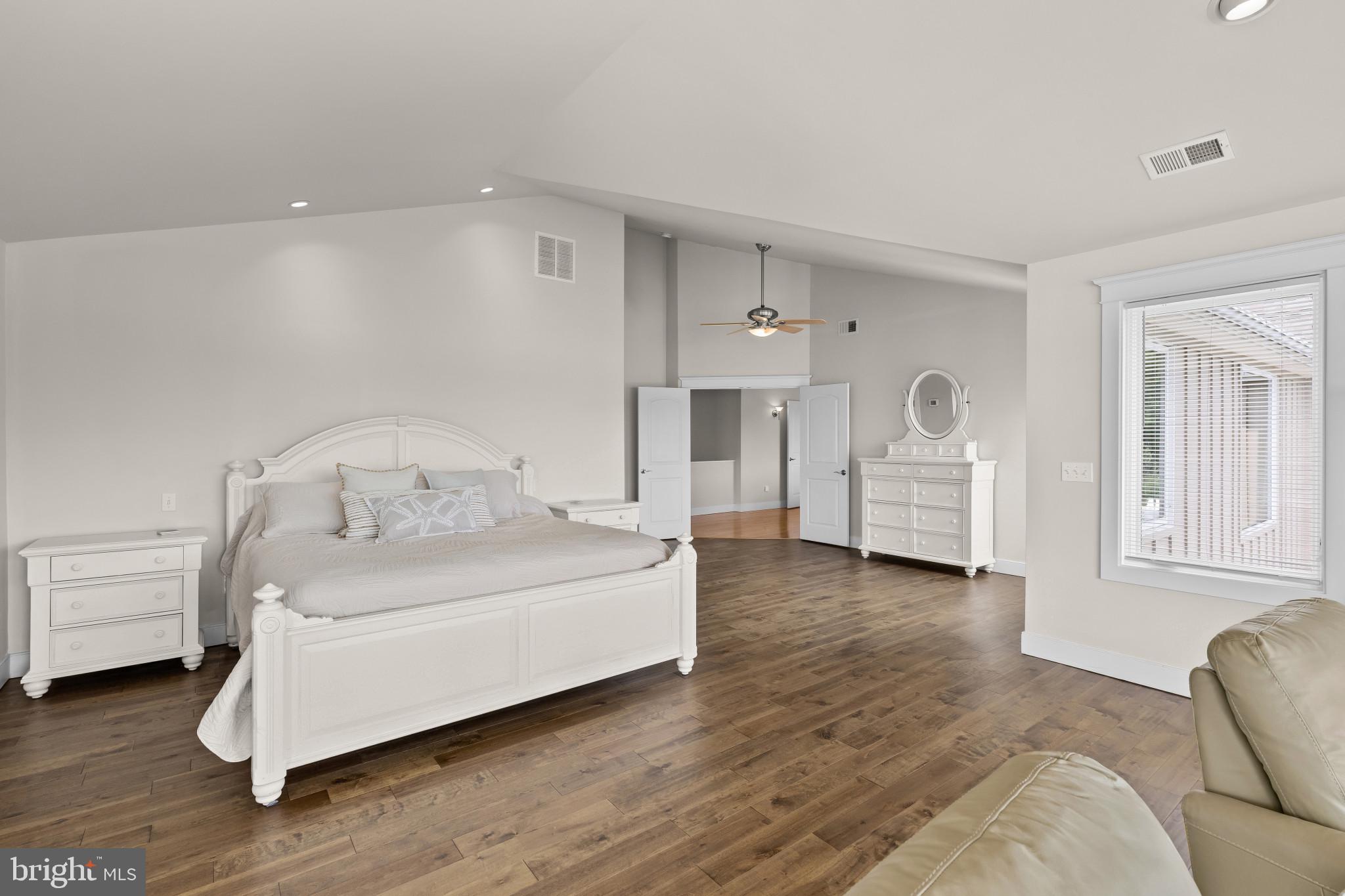 OAKWOOD - Residential