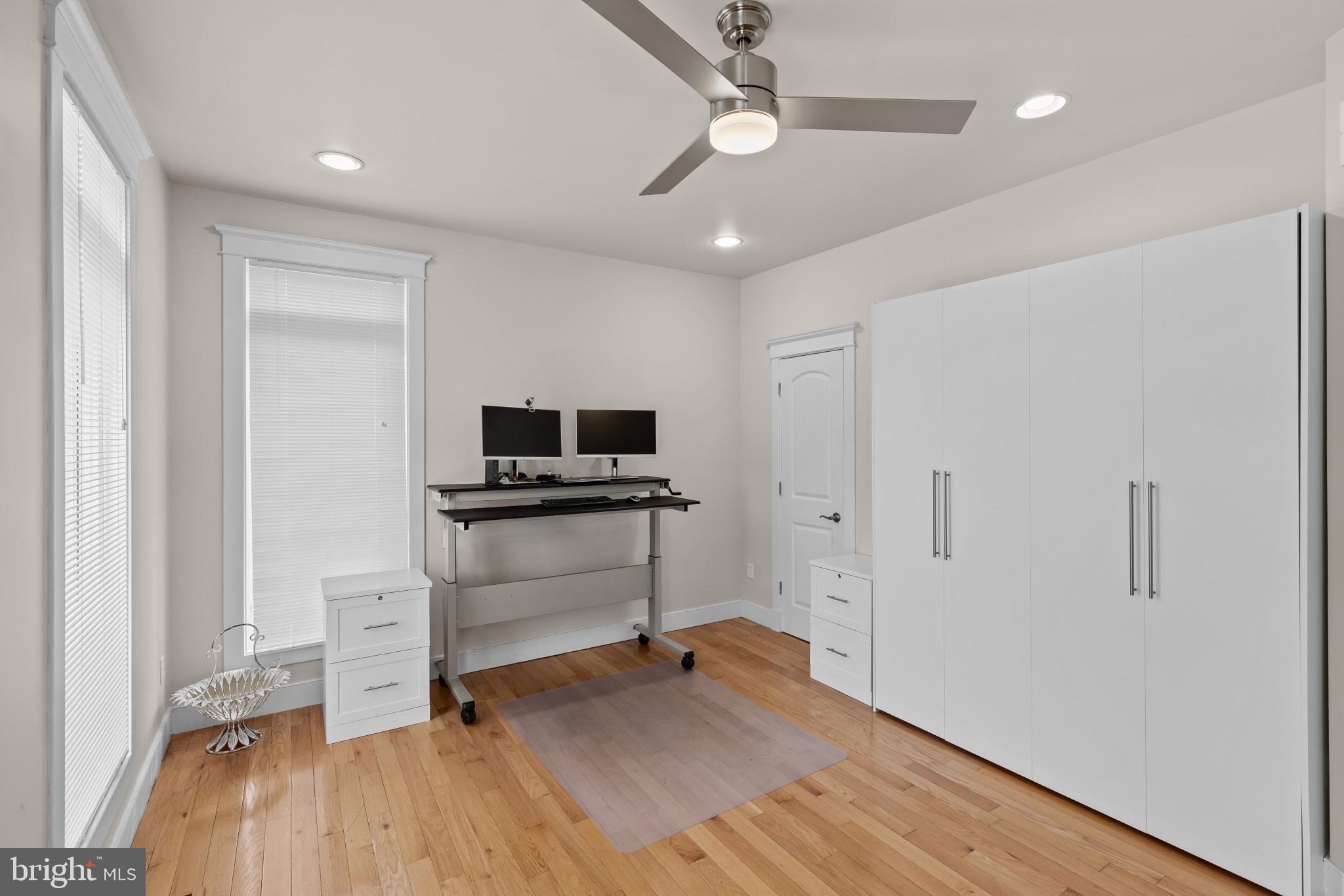 OAKWOOD - Residential