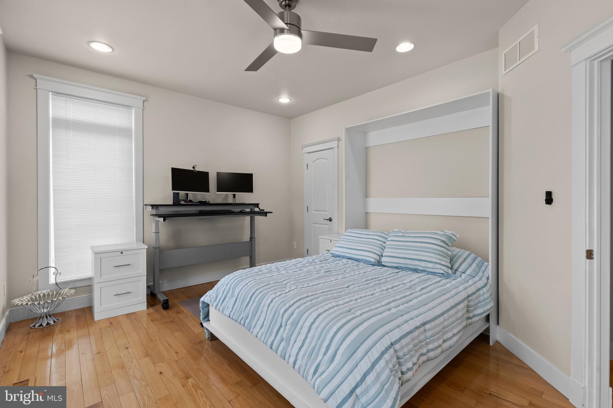 OAKWOOD - Residential