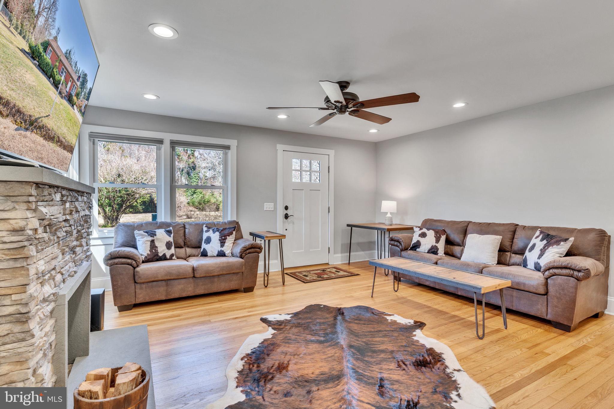 NONE  NO HOA - Residential