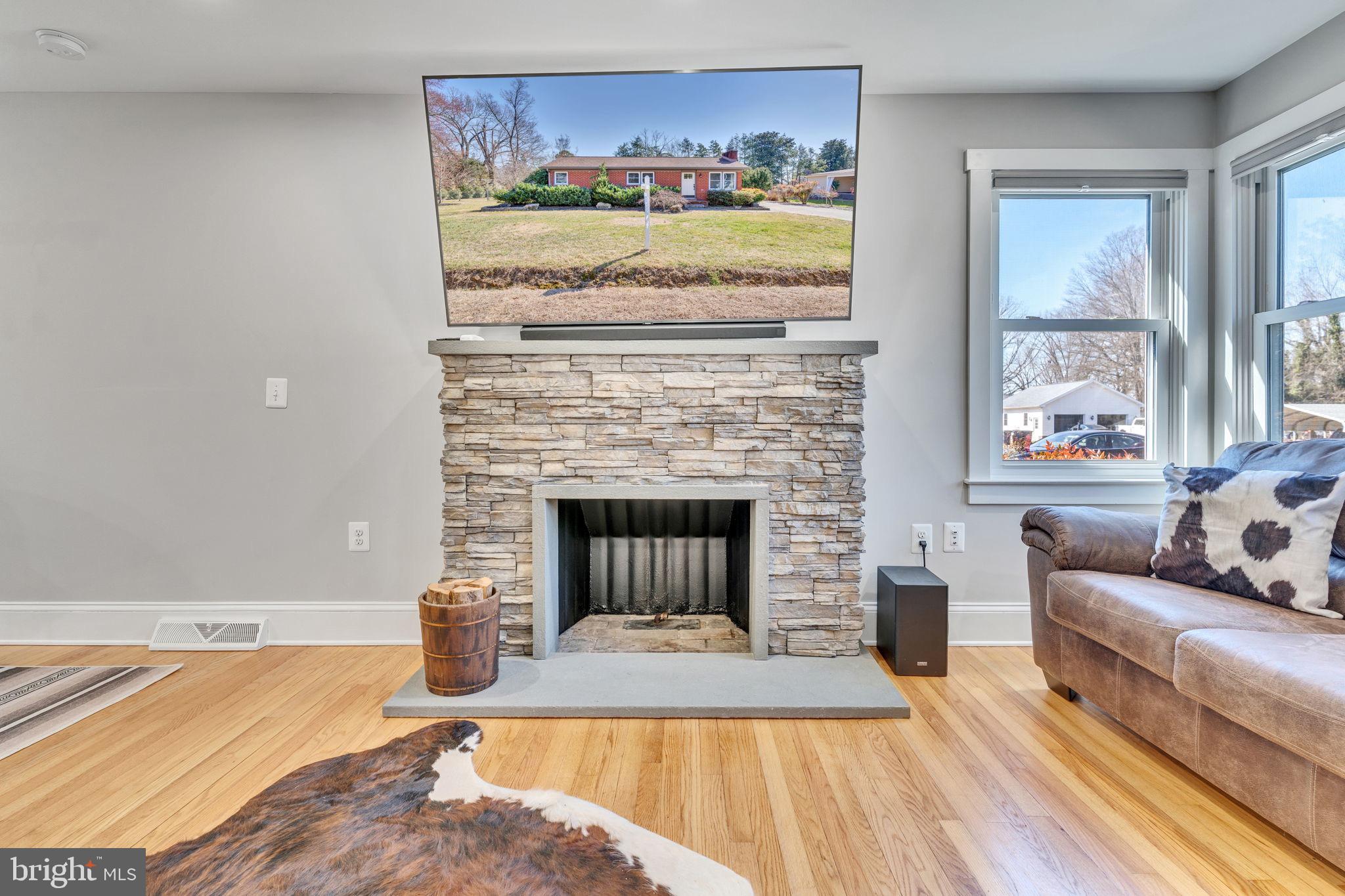 NONE  NO HOA - Residential