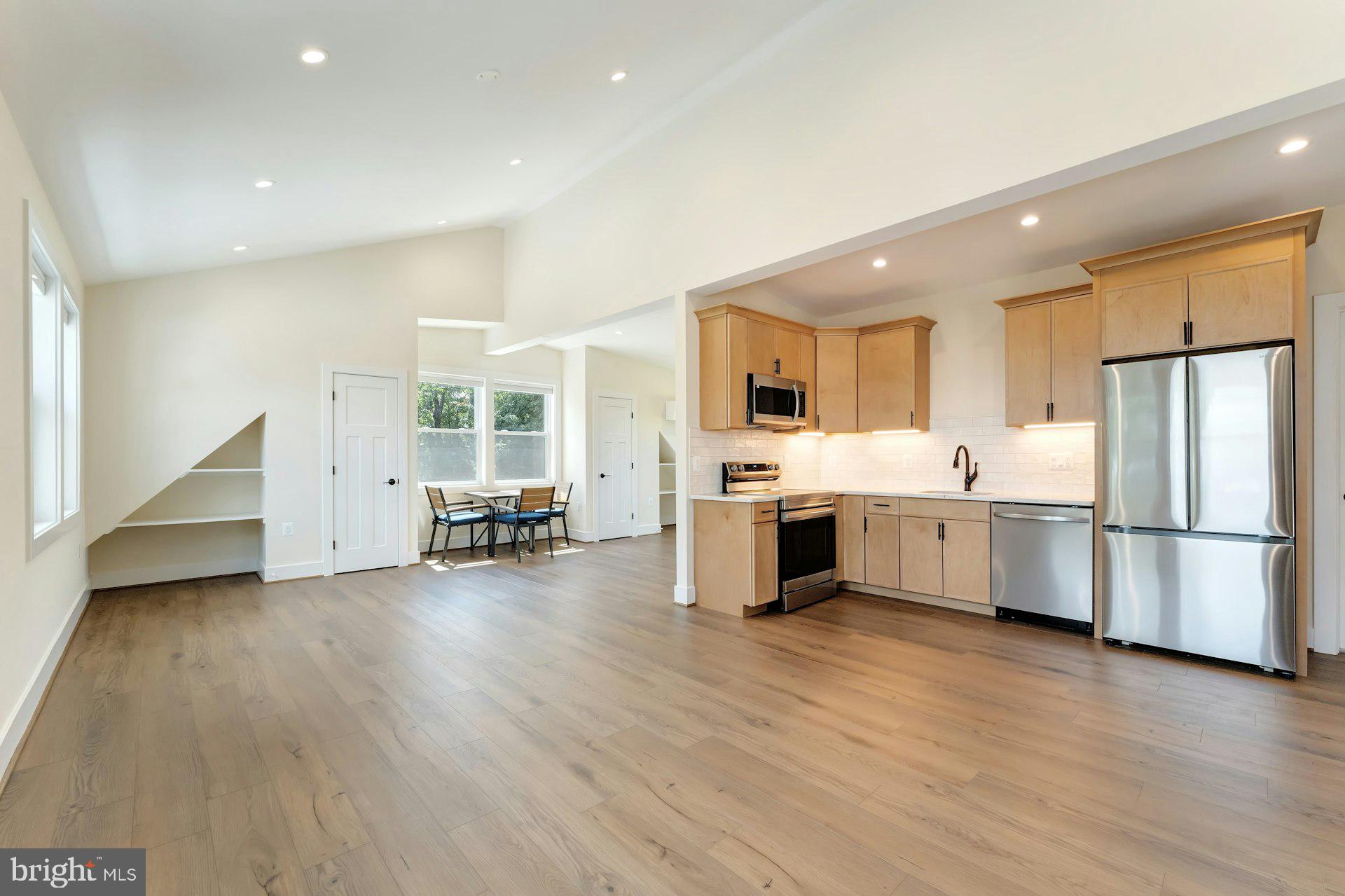 BEACON HILL - Residential