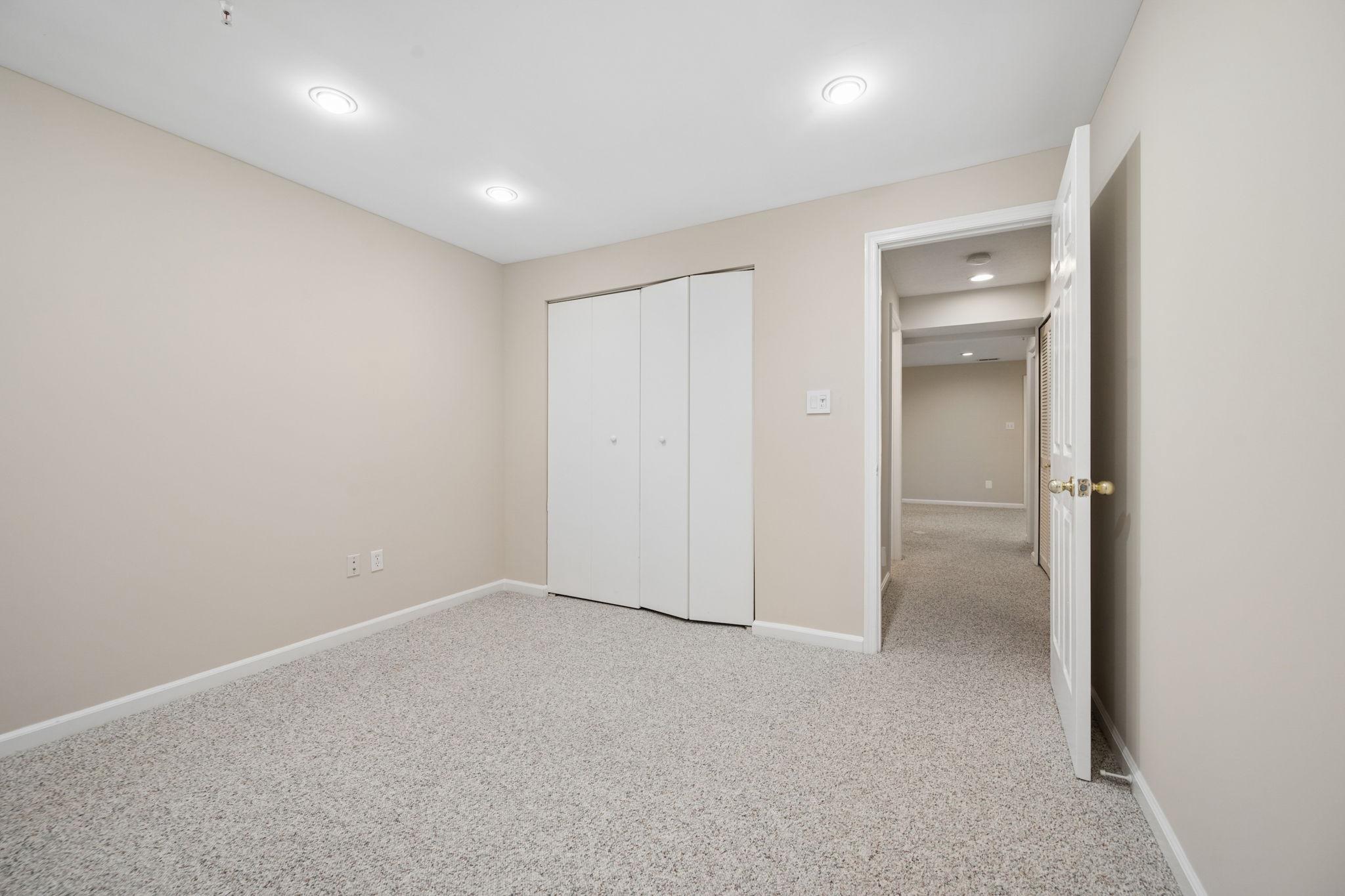 HUNTERS RUN - Residential