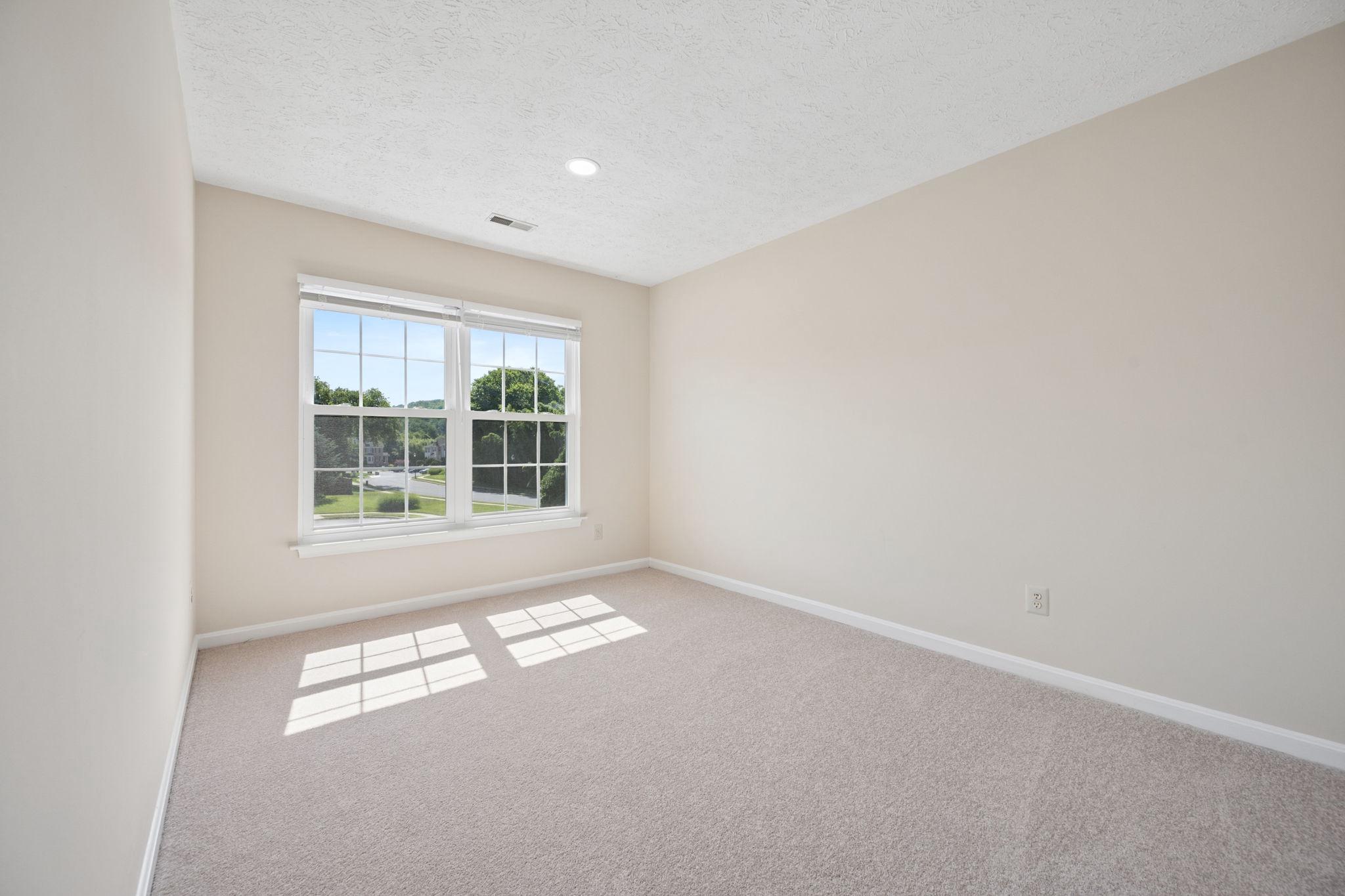 HUNTERS RUN - Residential