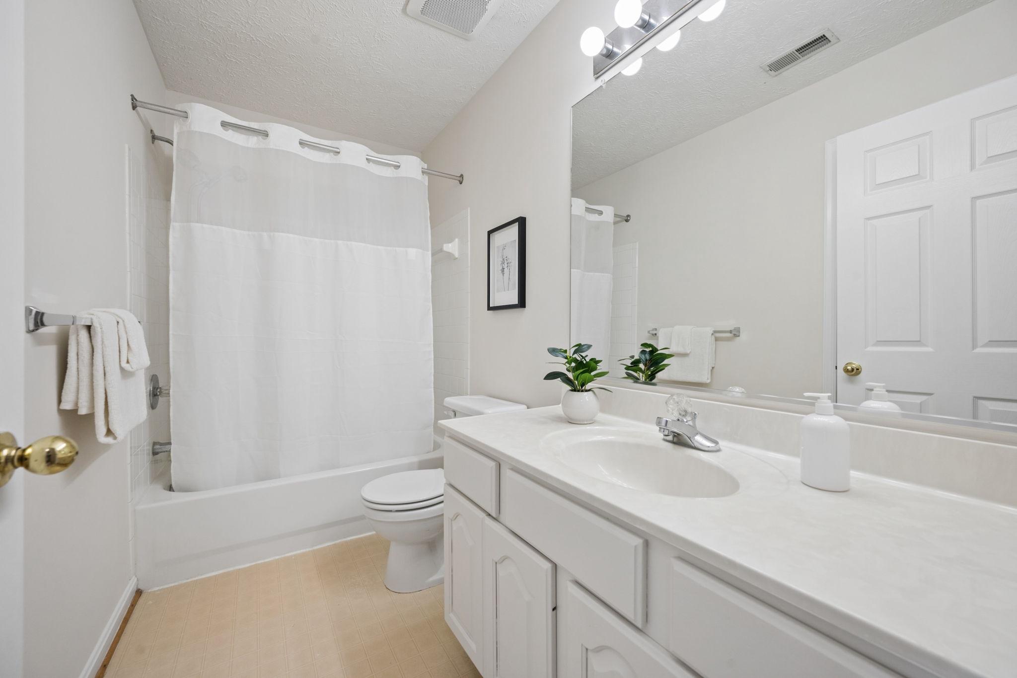 HUNTERS RUN - Residential