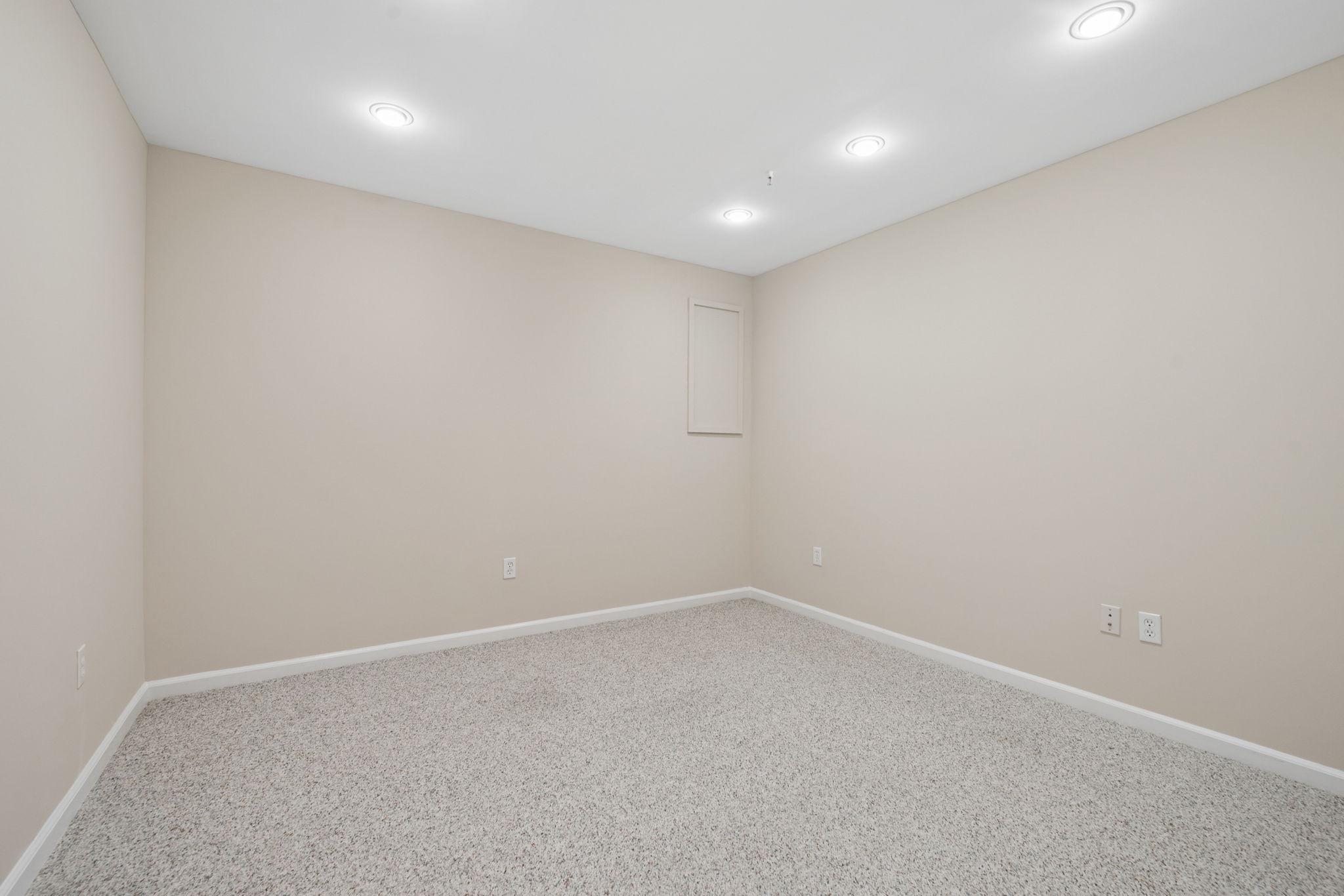 HUNTERS RUN - Residential