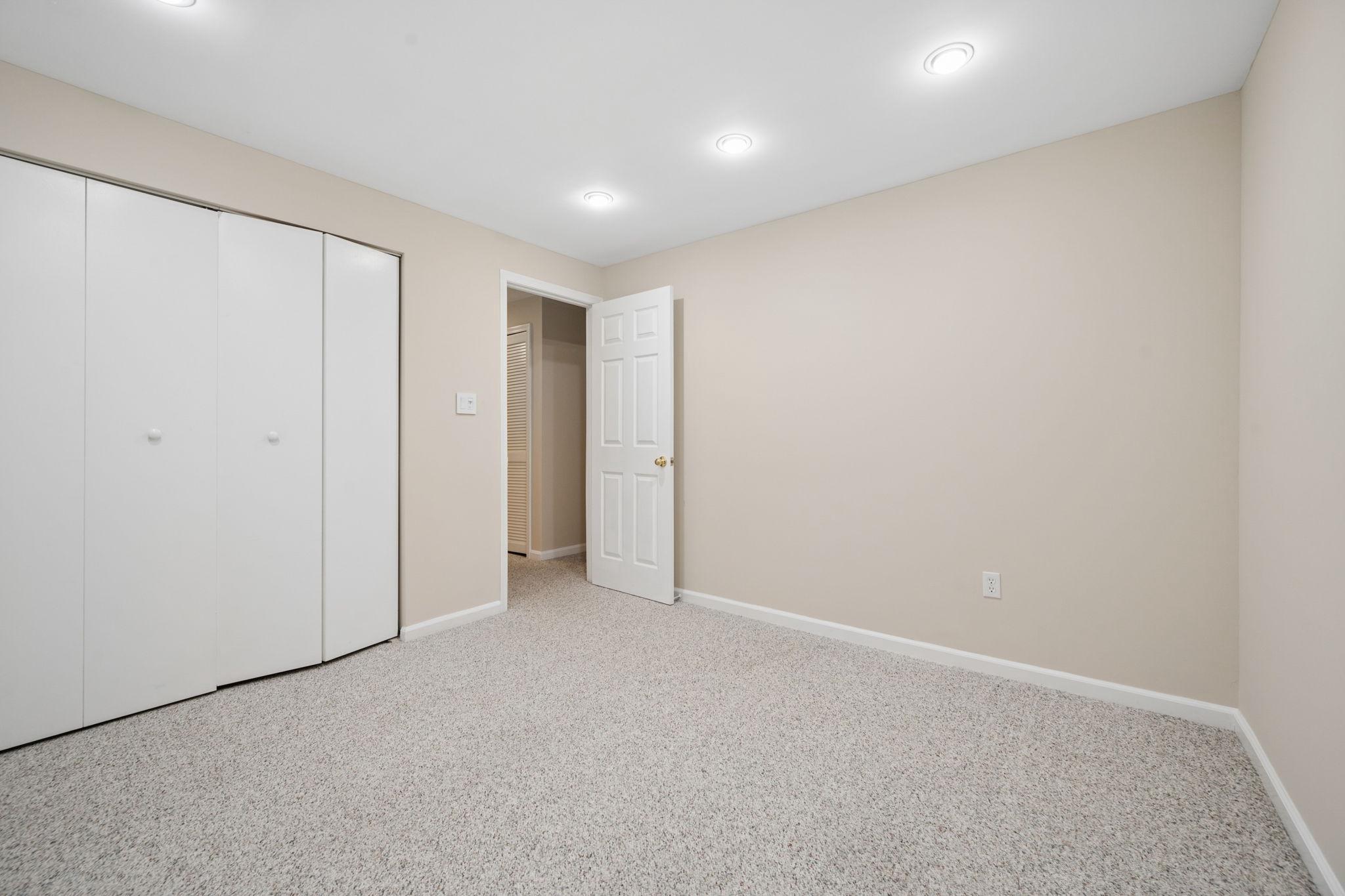 HUNTERS RUN - Residential