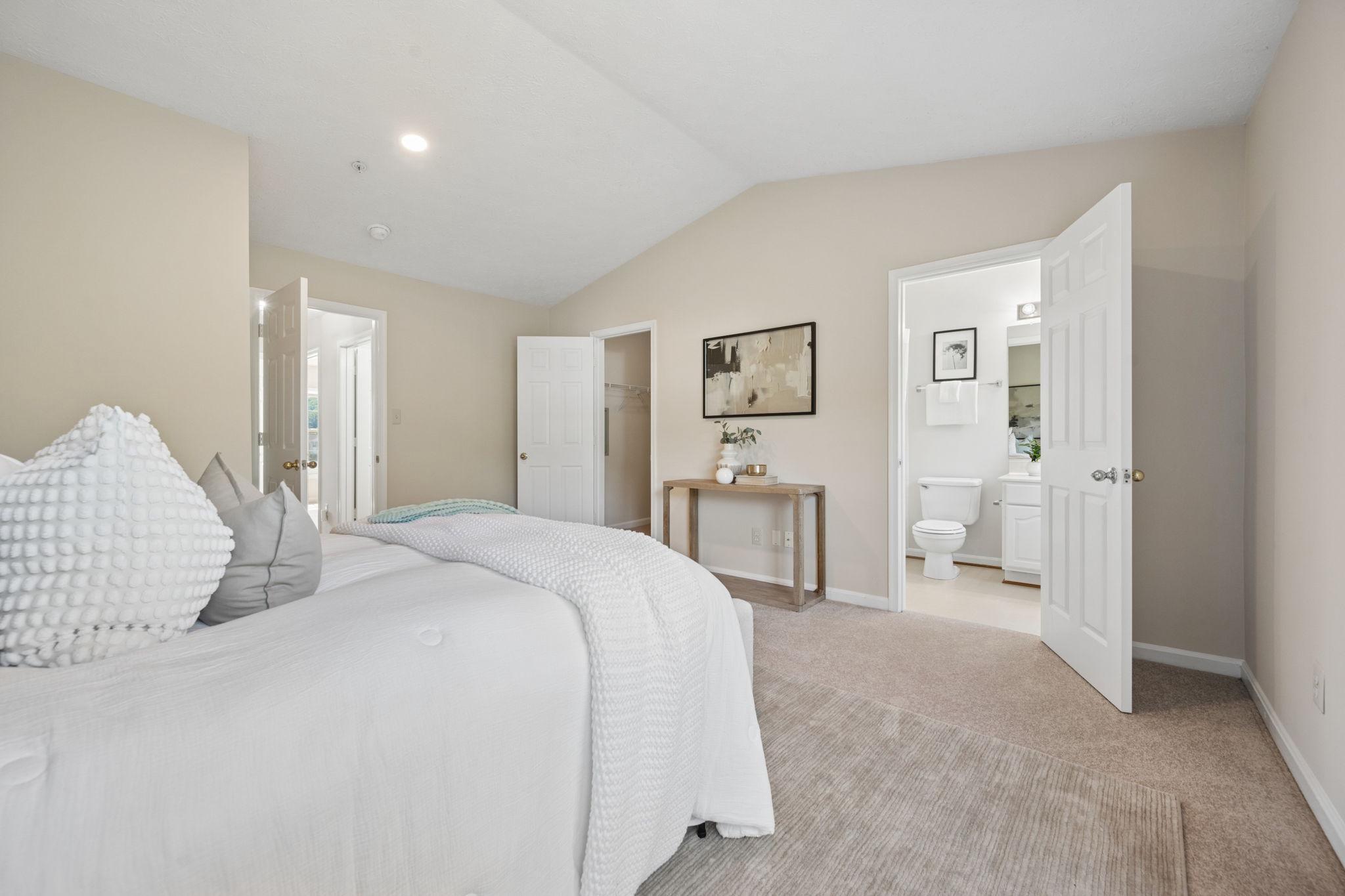 HUNTERS RUN - Residential