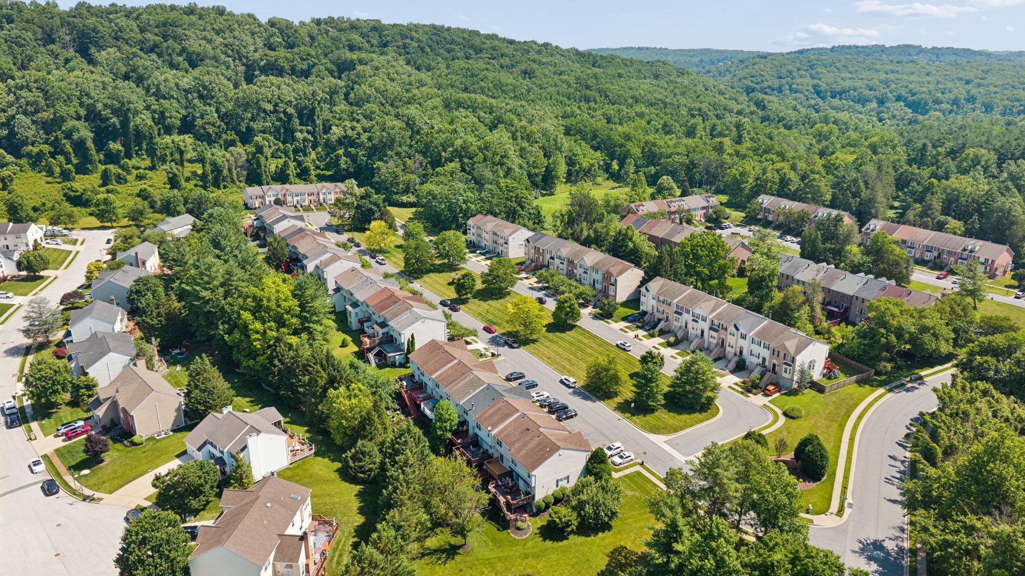 HUNTERS RUN - Residential