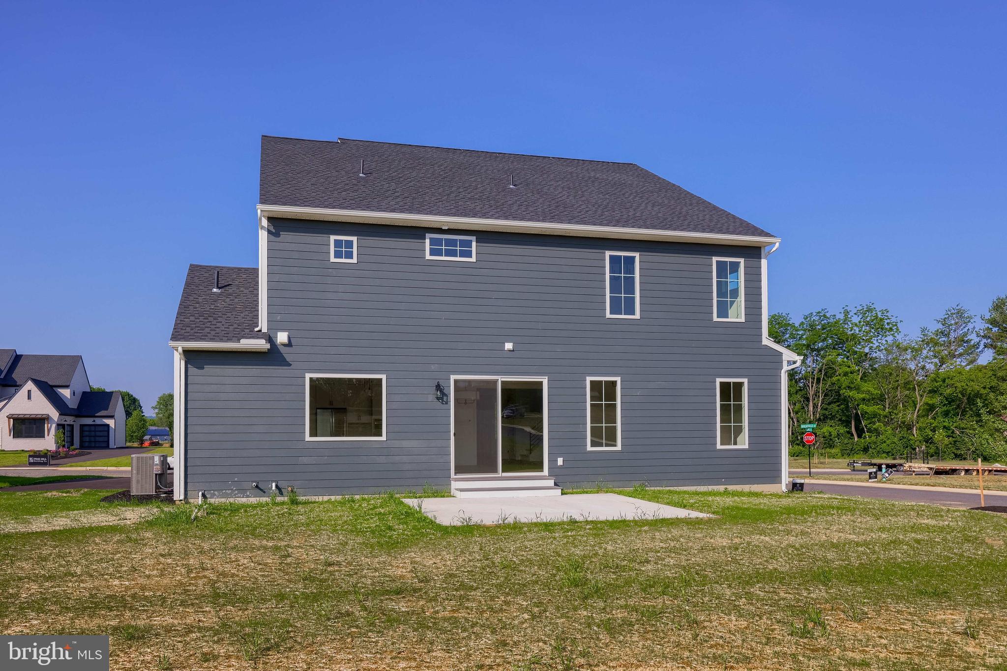 PINEBROOKE - Residential