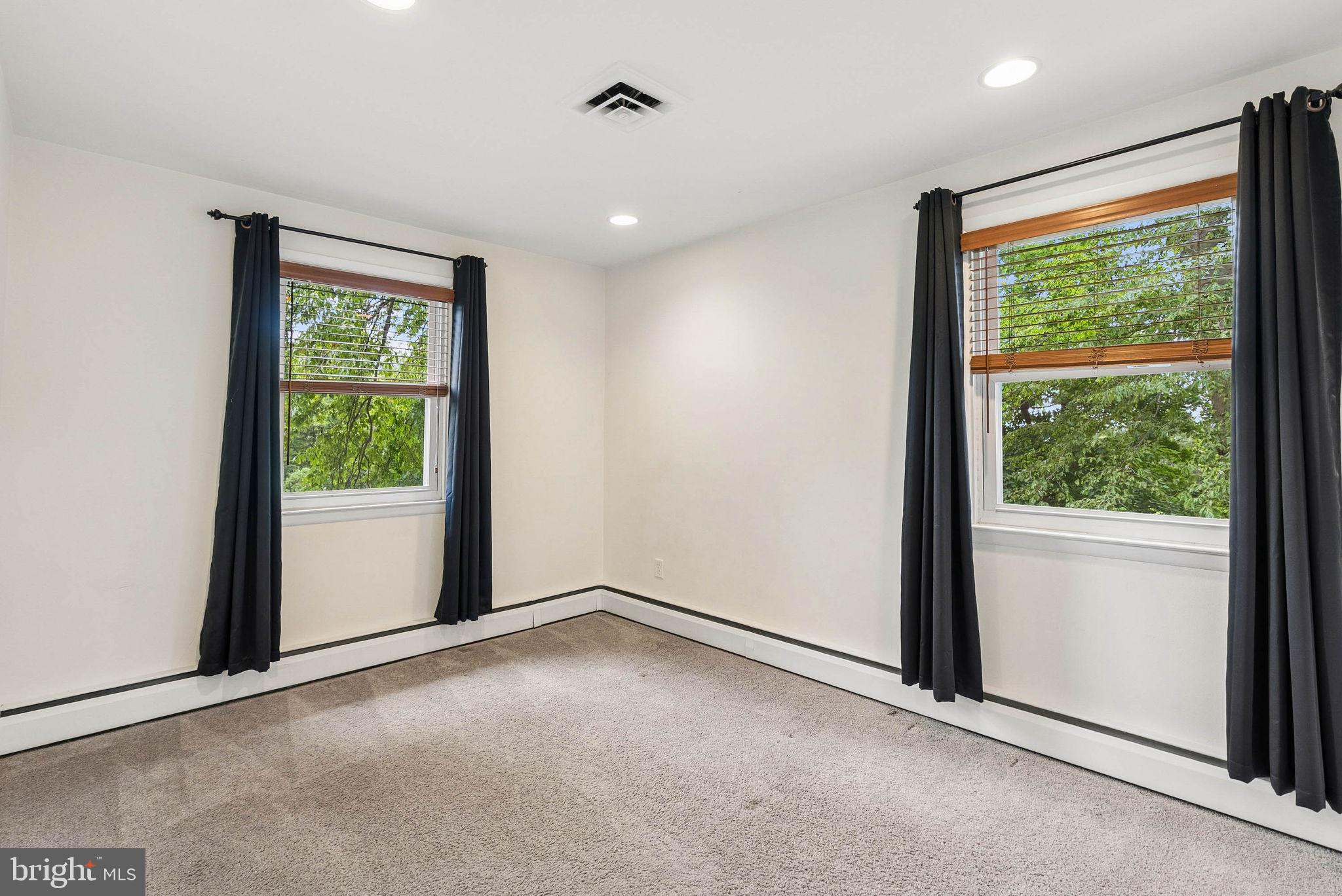HAMPTON - Residential