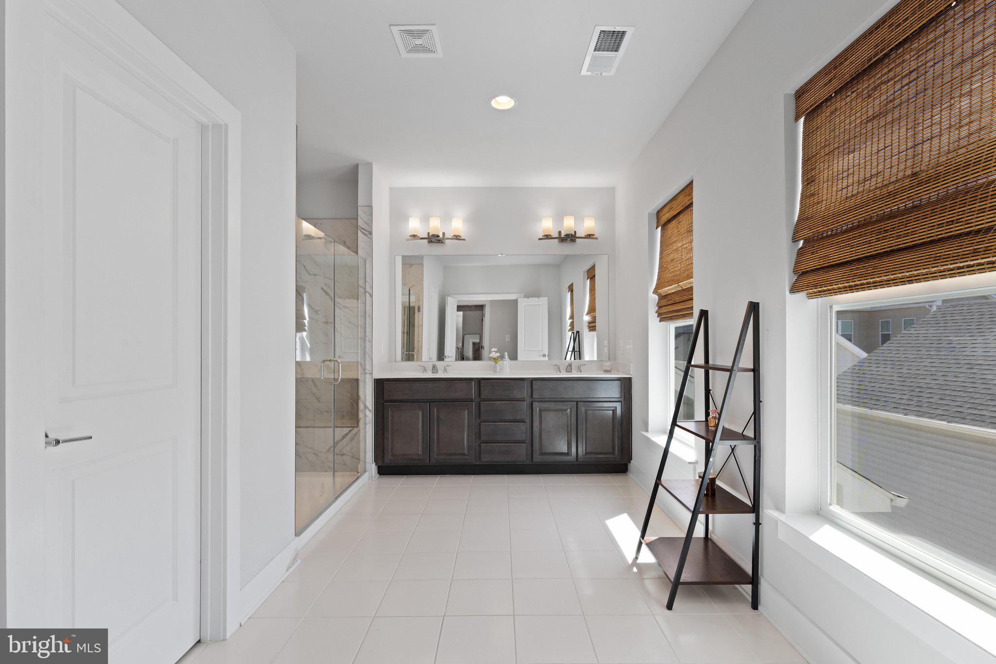 TWO RIVERS - Residential