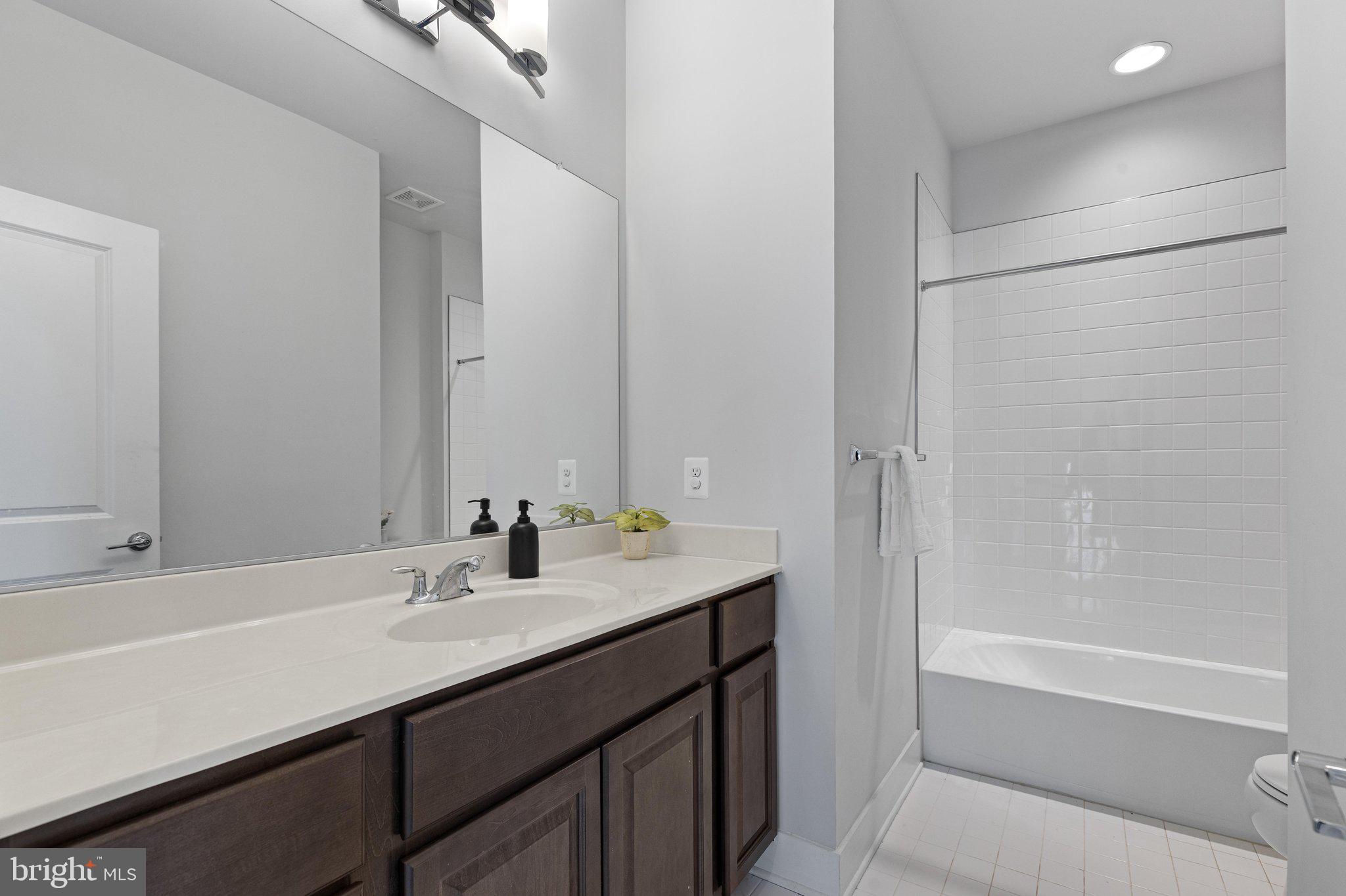 TWO RIVERS - Residential