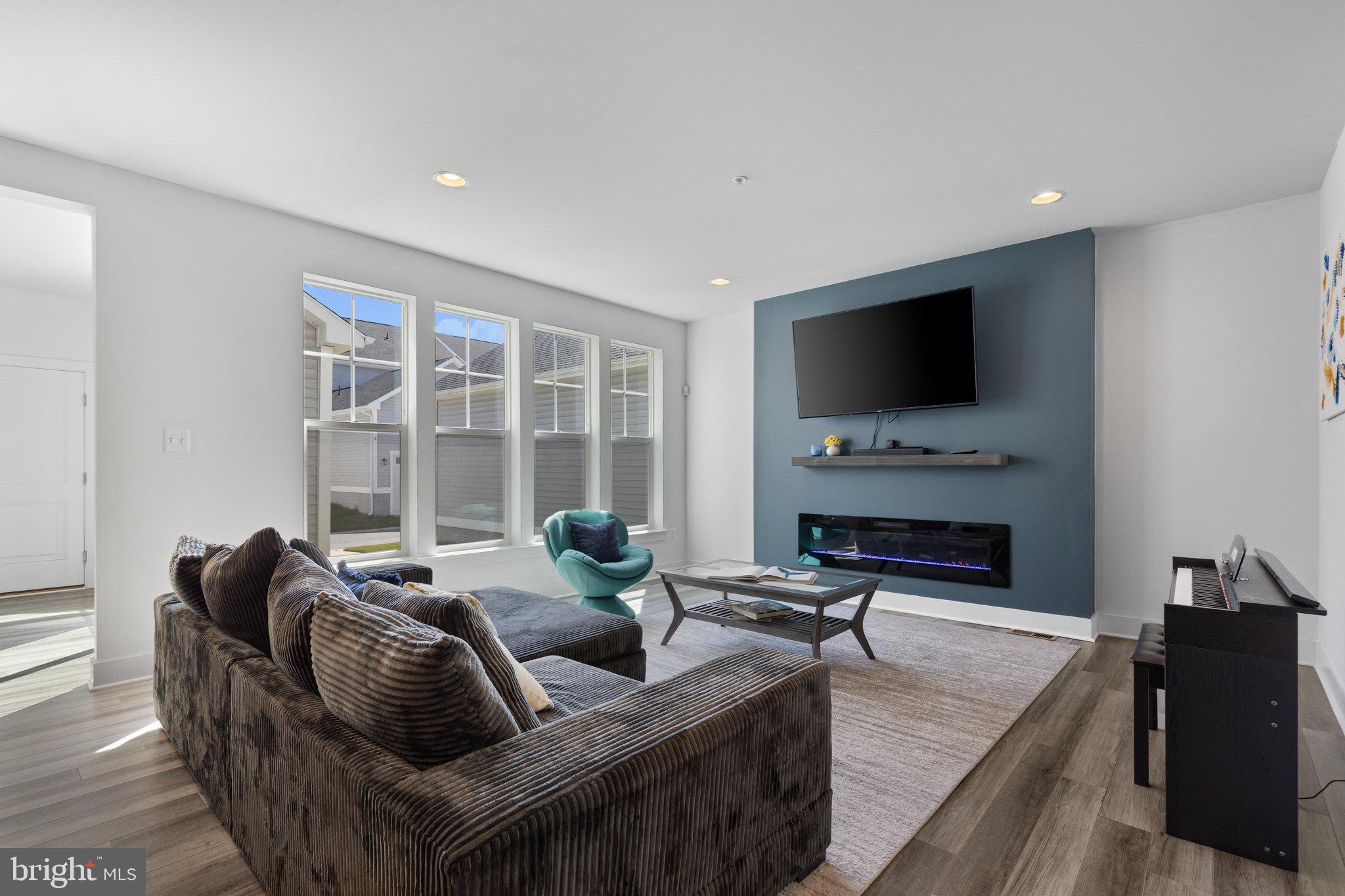 TWO RIVERS - Residential