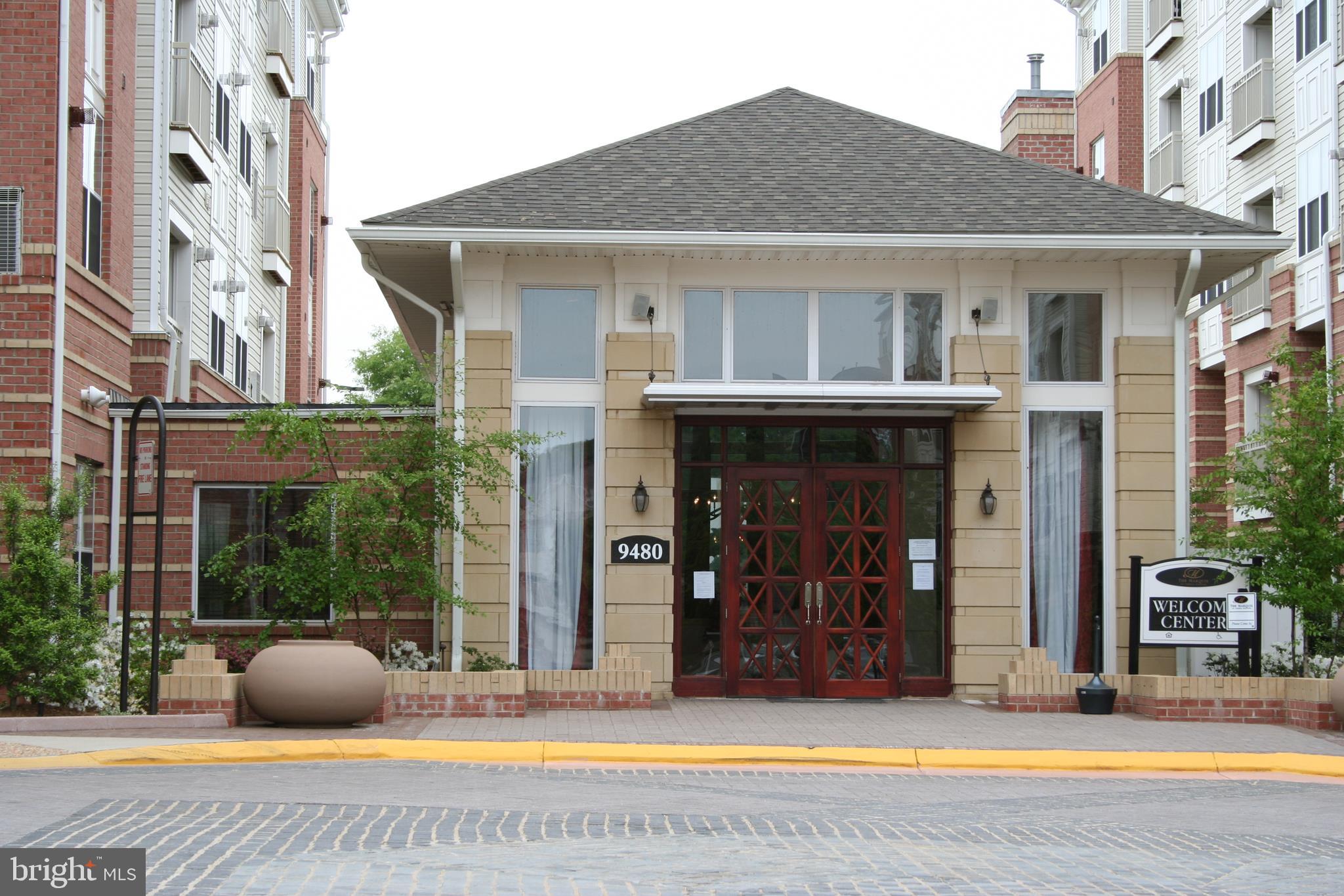 Great location, right next to the Vienna Metro, 1 BR 1 Bath, one parking space in the covered garage.