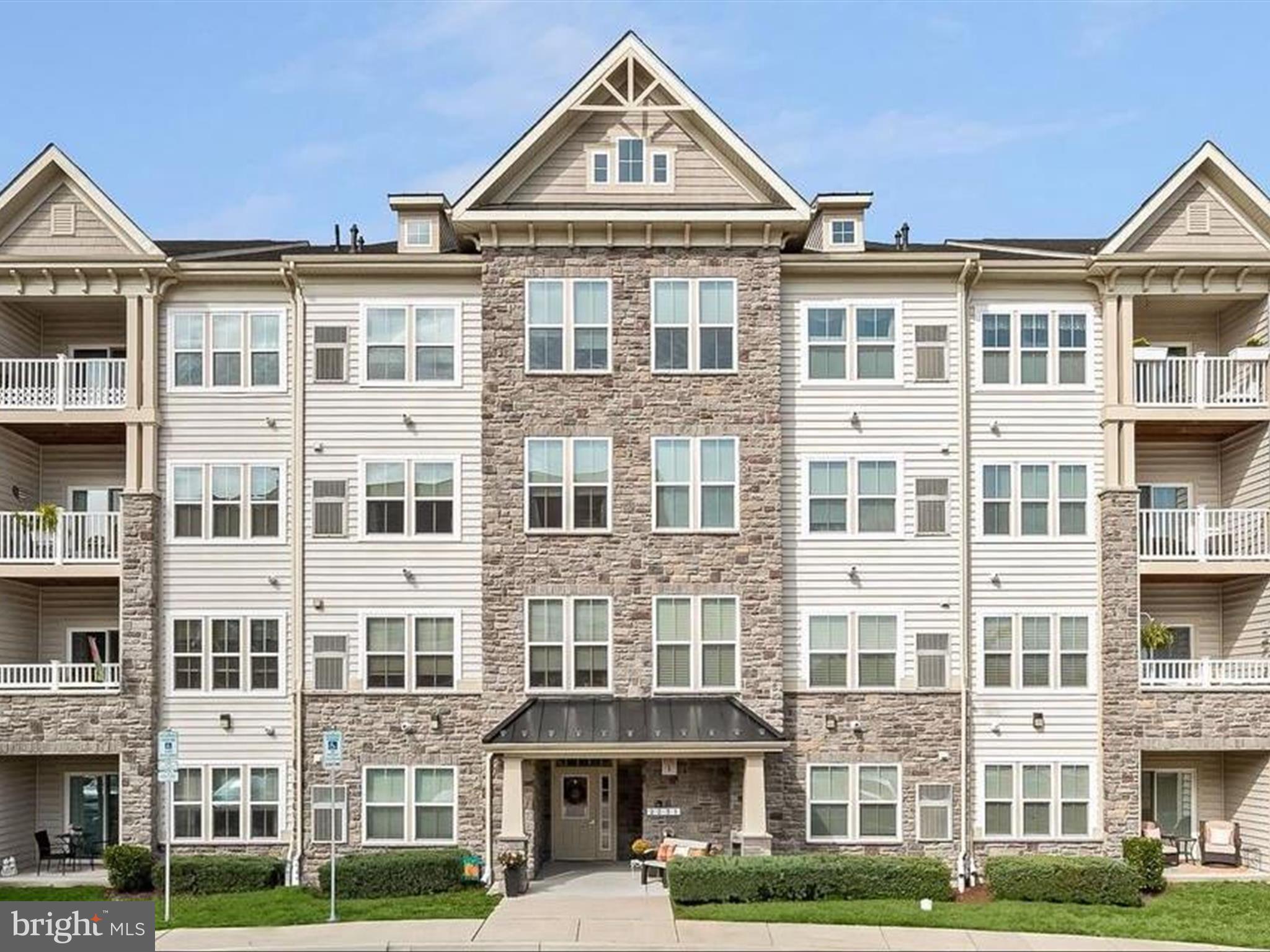 WAVERLY MEWS - Residential