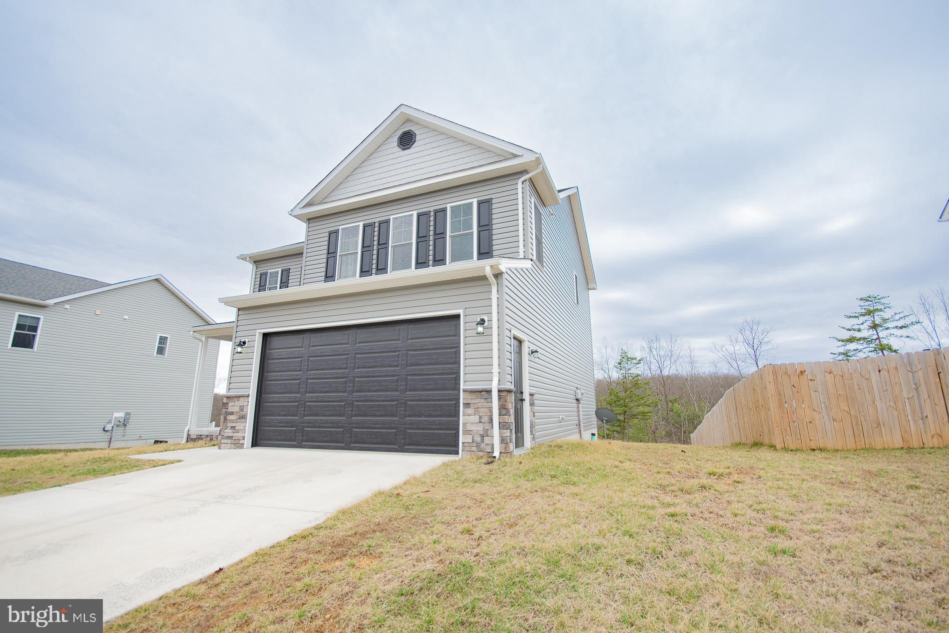 MIDDLE CREEK VISTAS - Residential