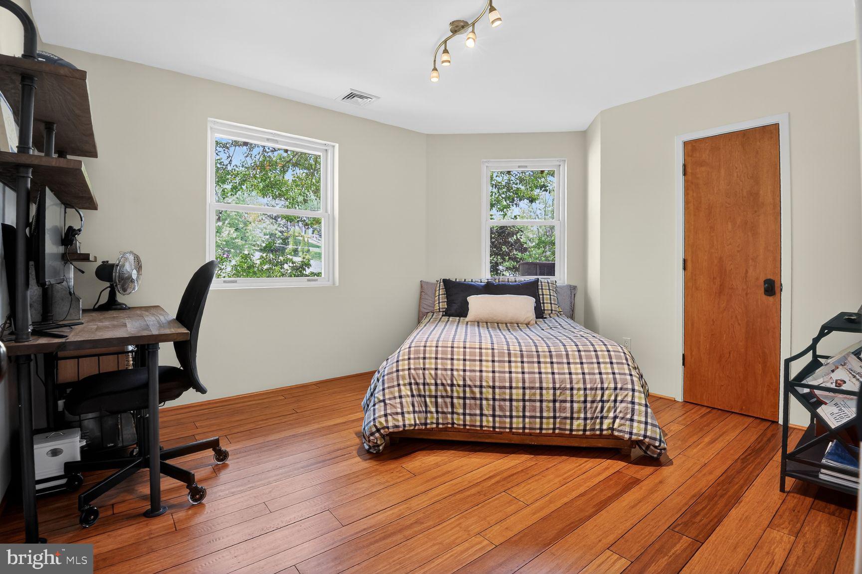 MALBROOK - Residential