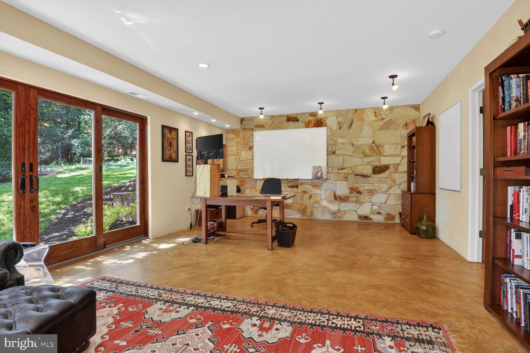 MALBROOK - Residential