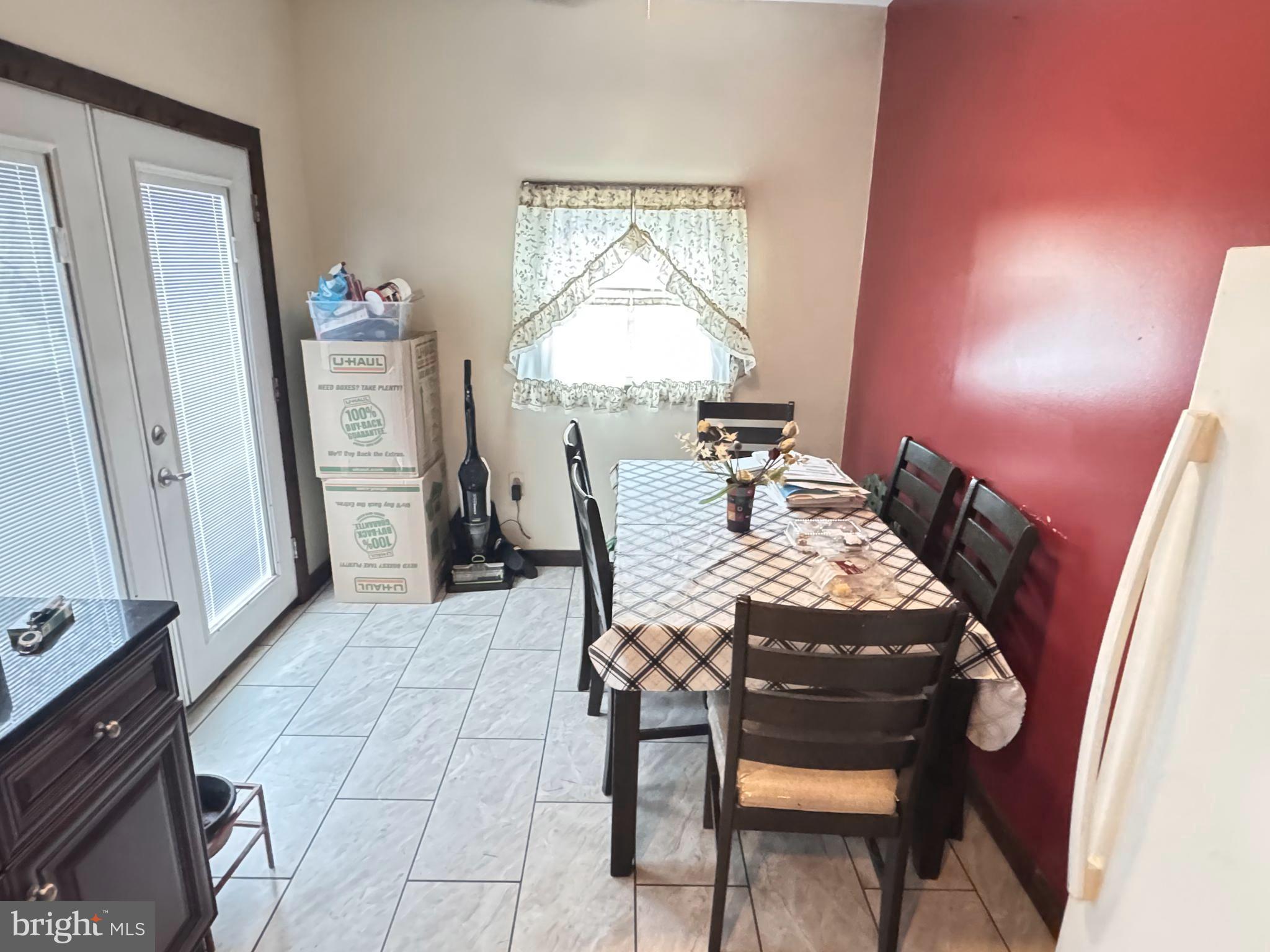 NORTH HALETHORPE - Residential