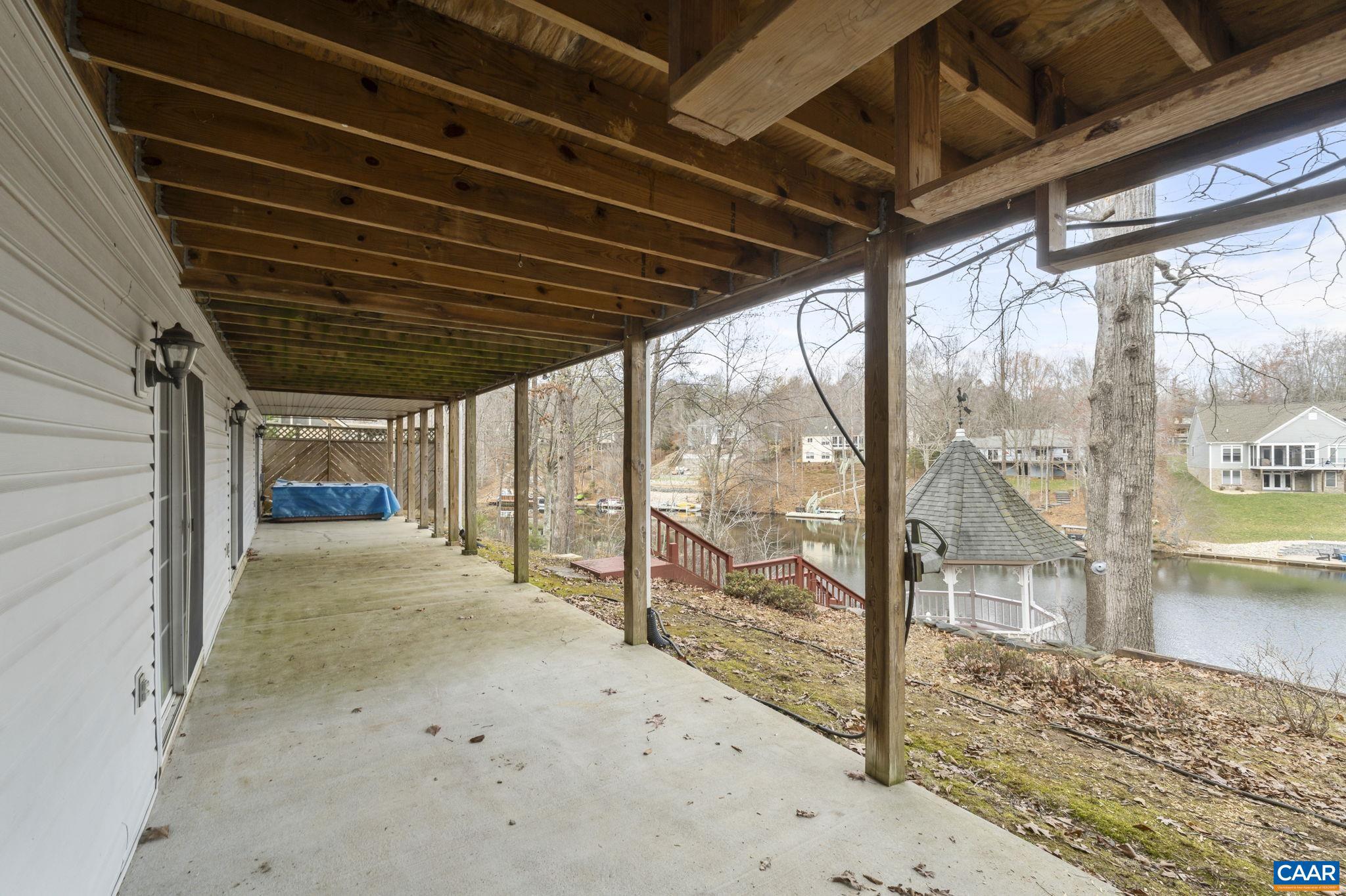 LAKE MONTICELLO - Residential