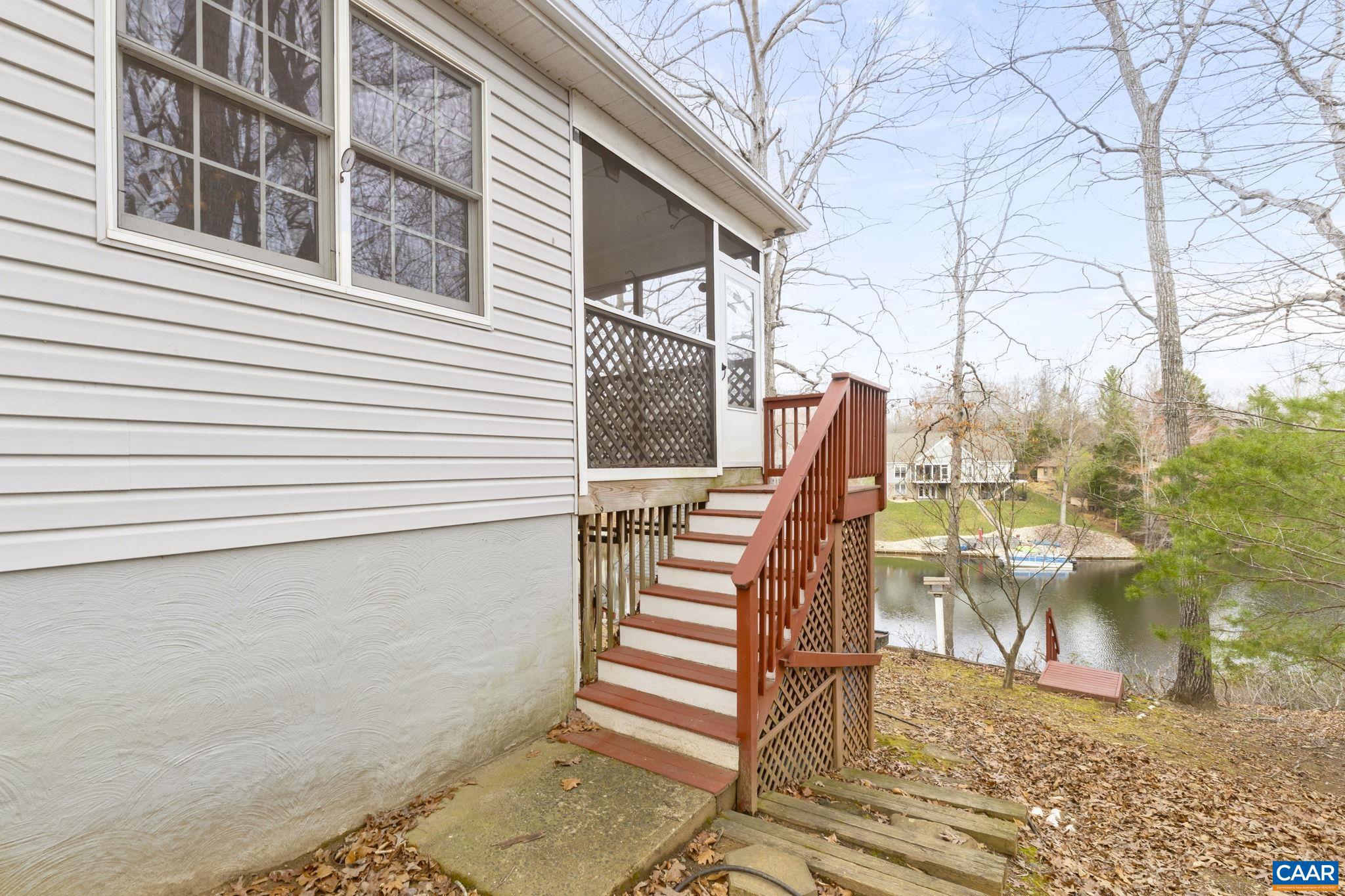 LAKE MONTICELLO - Residential