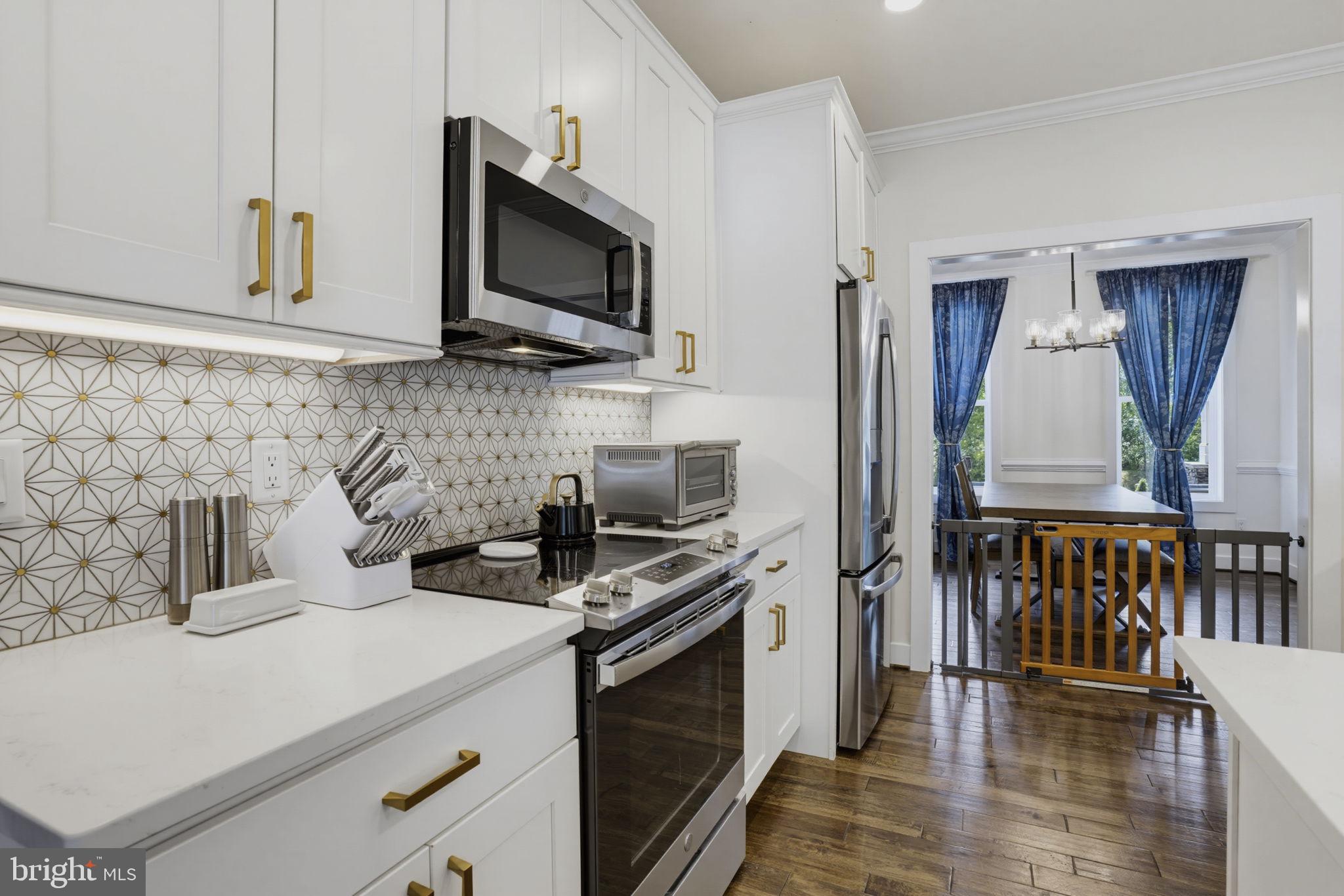 CLIFFTON ON THE POTOMAC - Residential