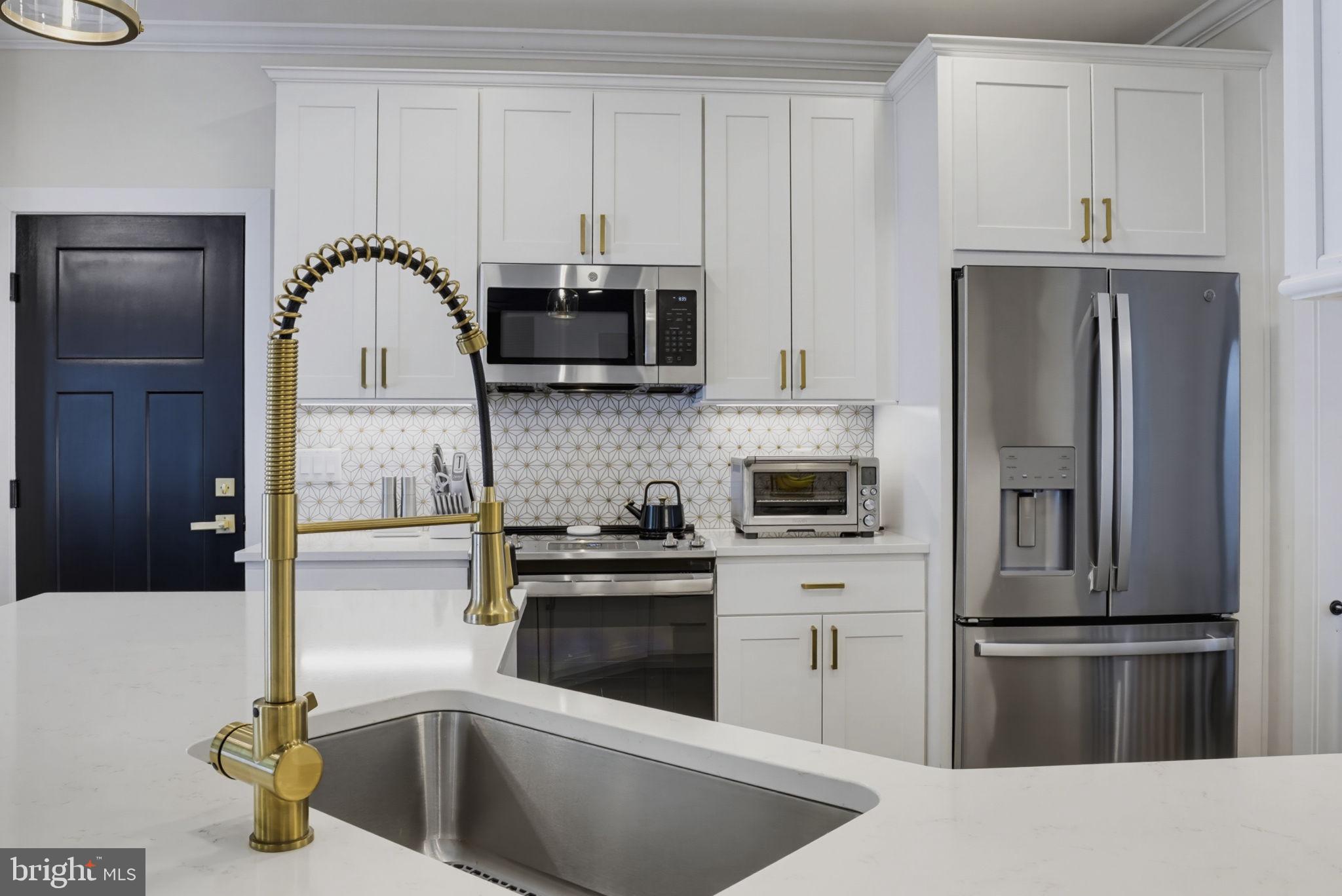 CLIFFTON ON THE POTOMAC - Residential