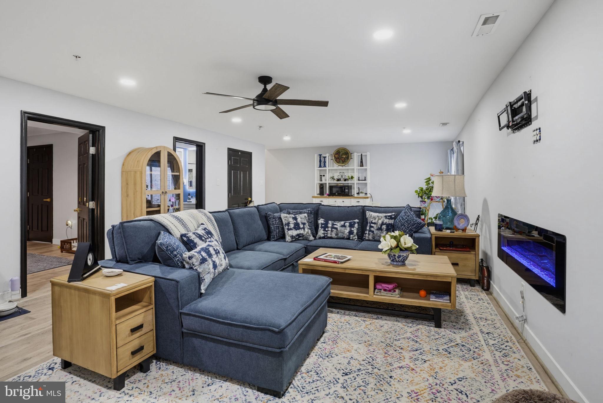CLIFFTON ON THE POTOMAC - Residential