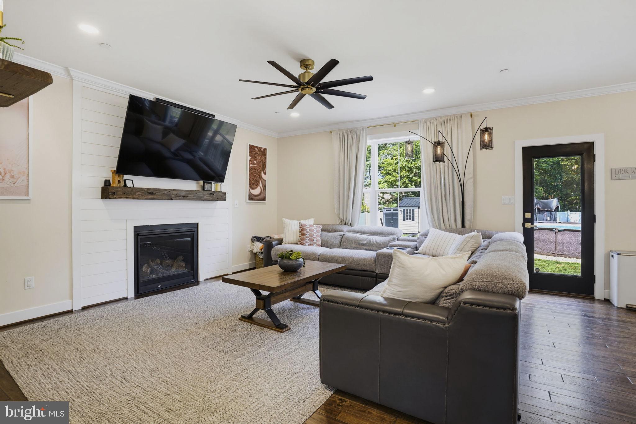 CLIFFTON ON THE POTOMAC - Residential