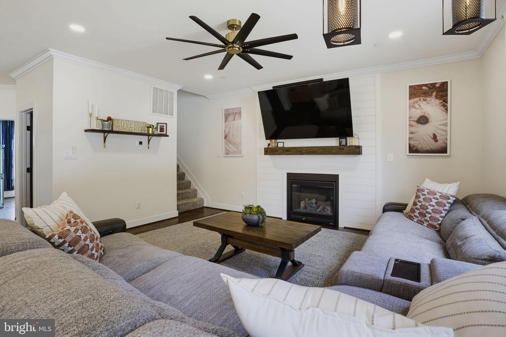 CLIFFTON ON THE POTOMAC - Residential