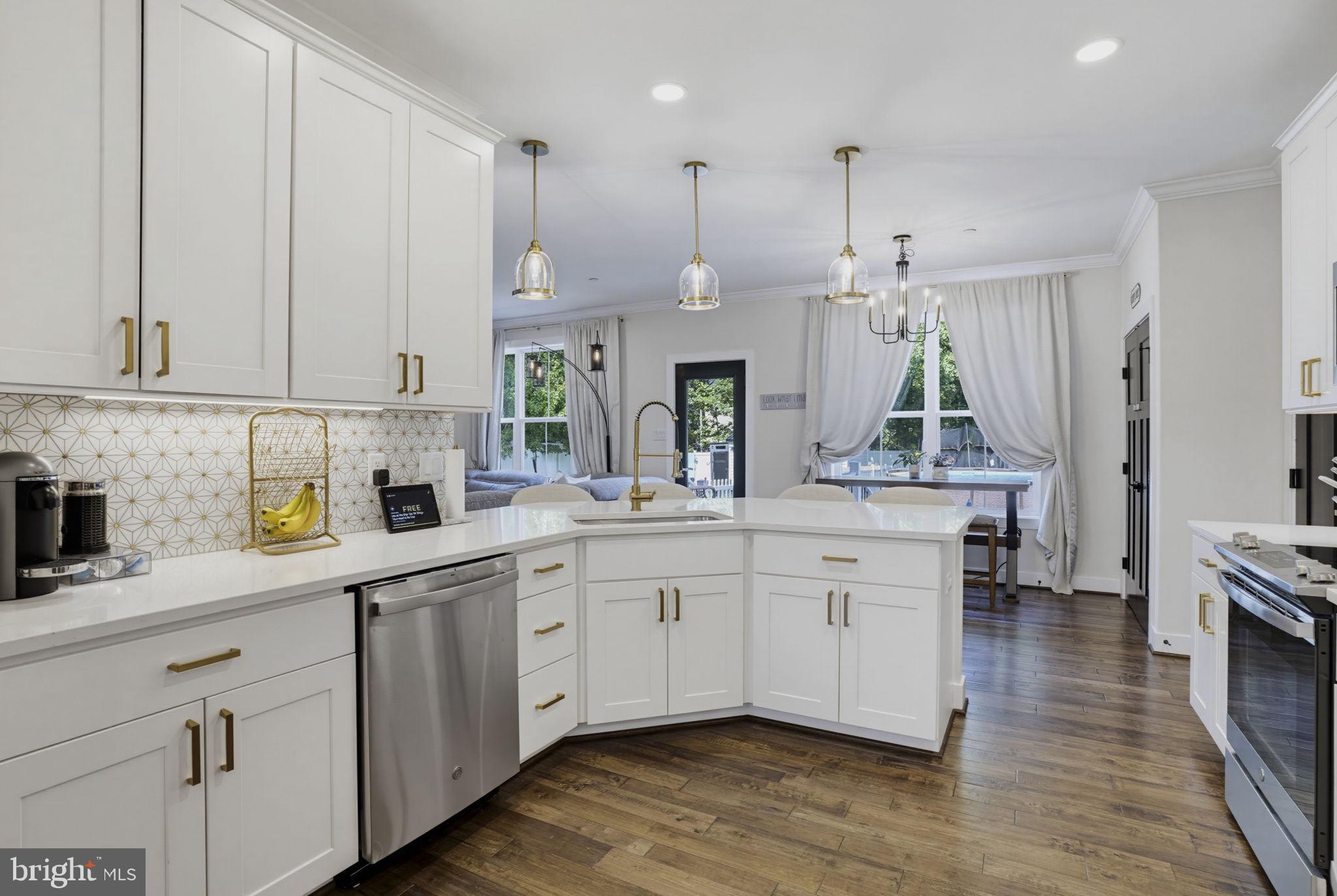 CLIFFTON ON THE POTOMAC - Residential