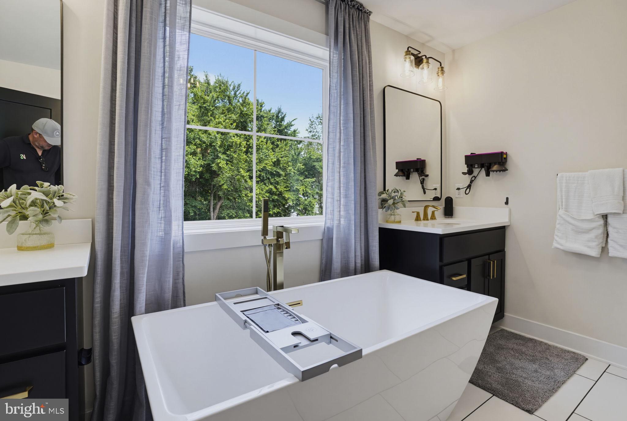 CLIFFTON ON THE POTOMAC - Residential