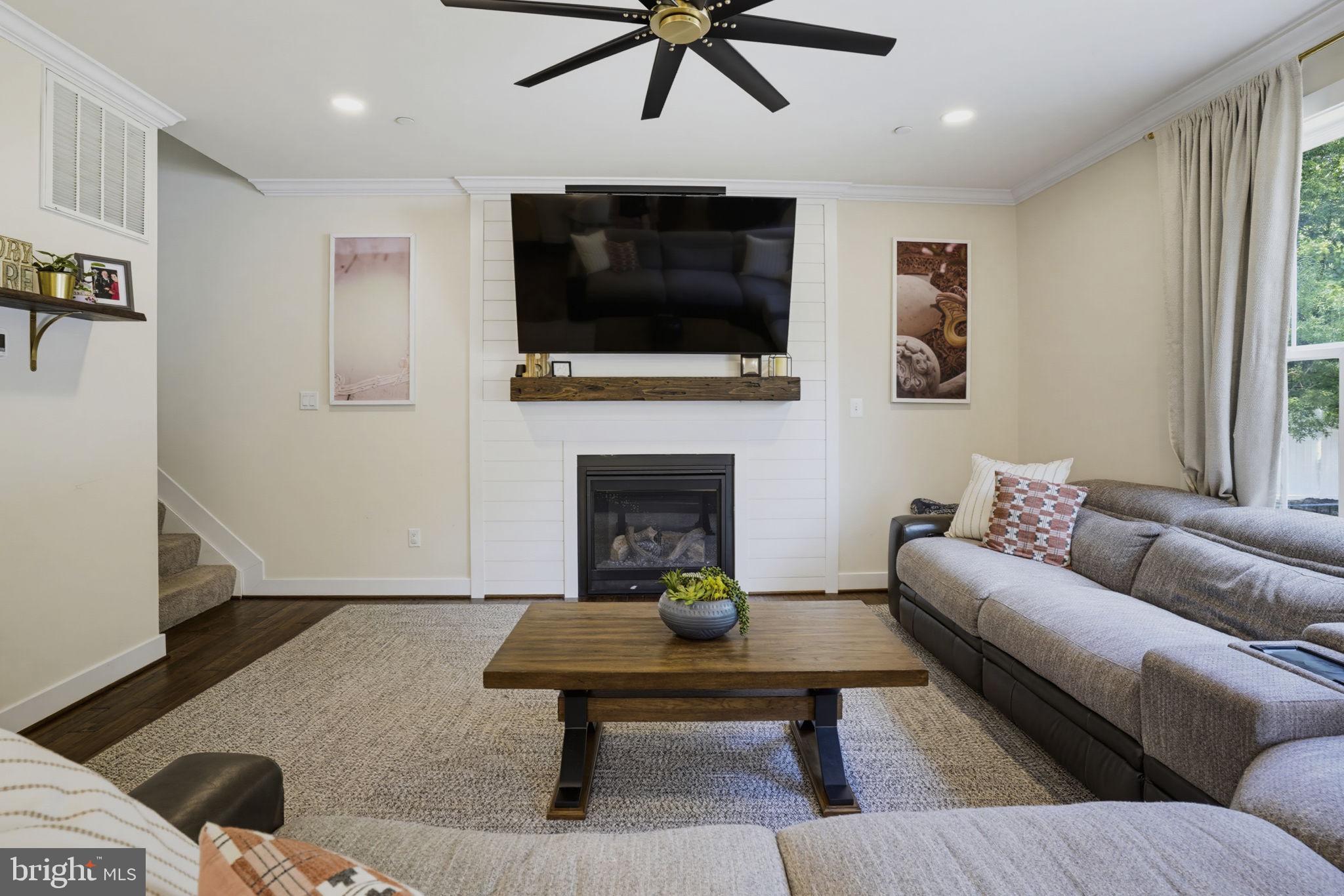 CLIFFTON ON THE POTOMAC - Residential