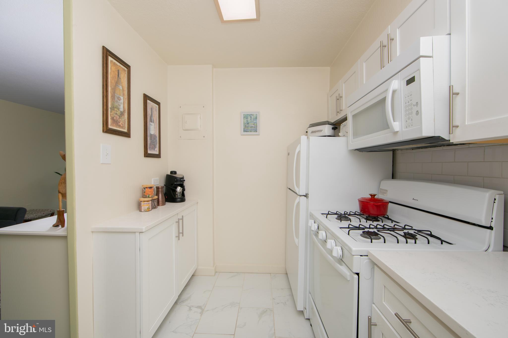 WASHINGTON SQ - Residential