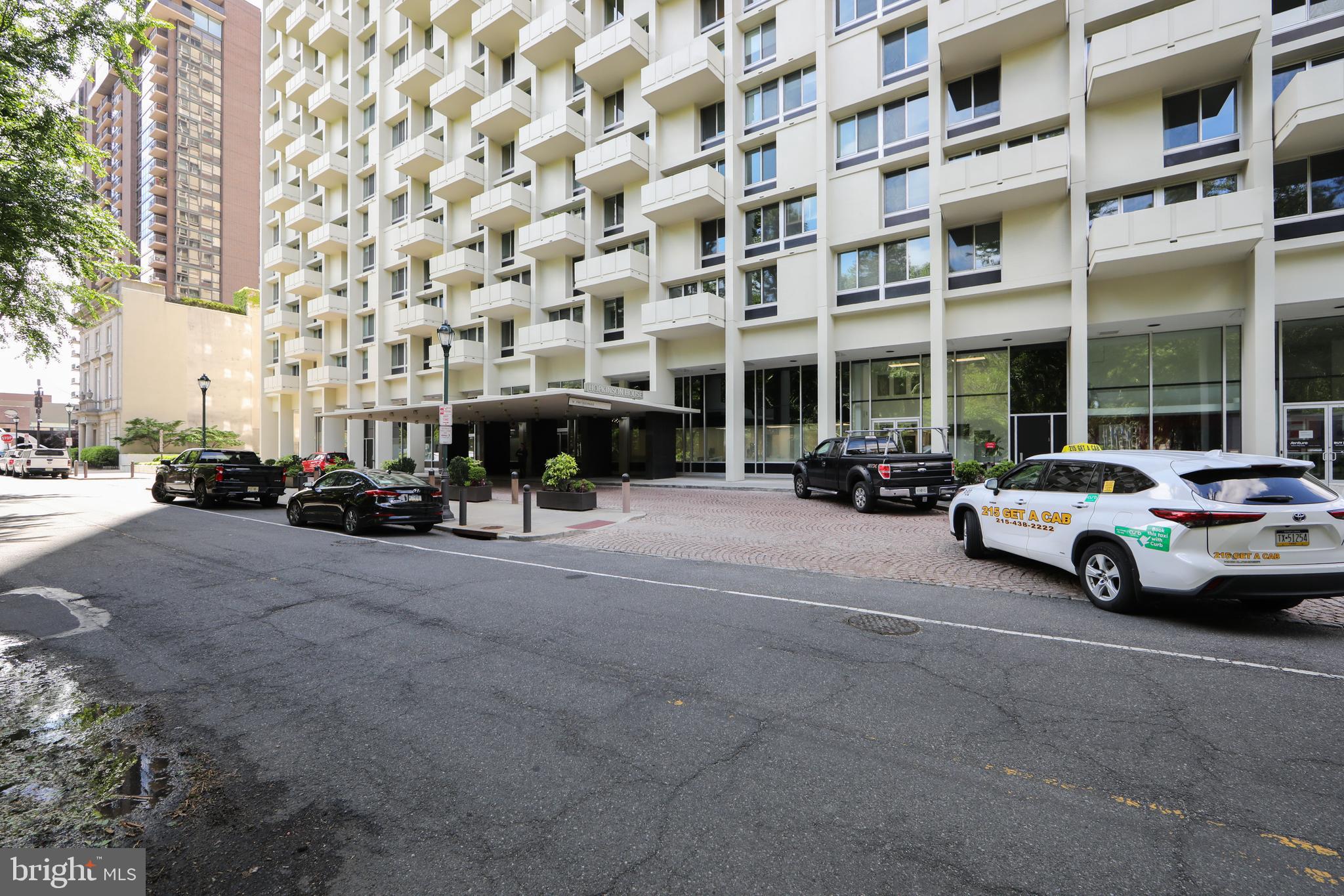 WASHINGTON SQ - Residential