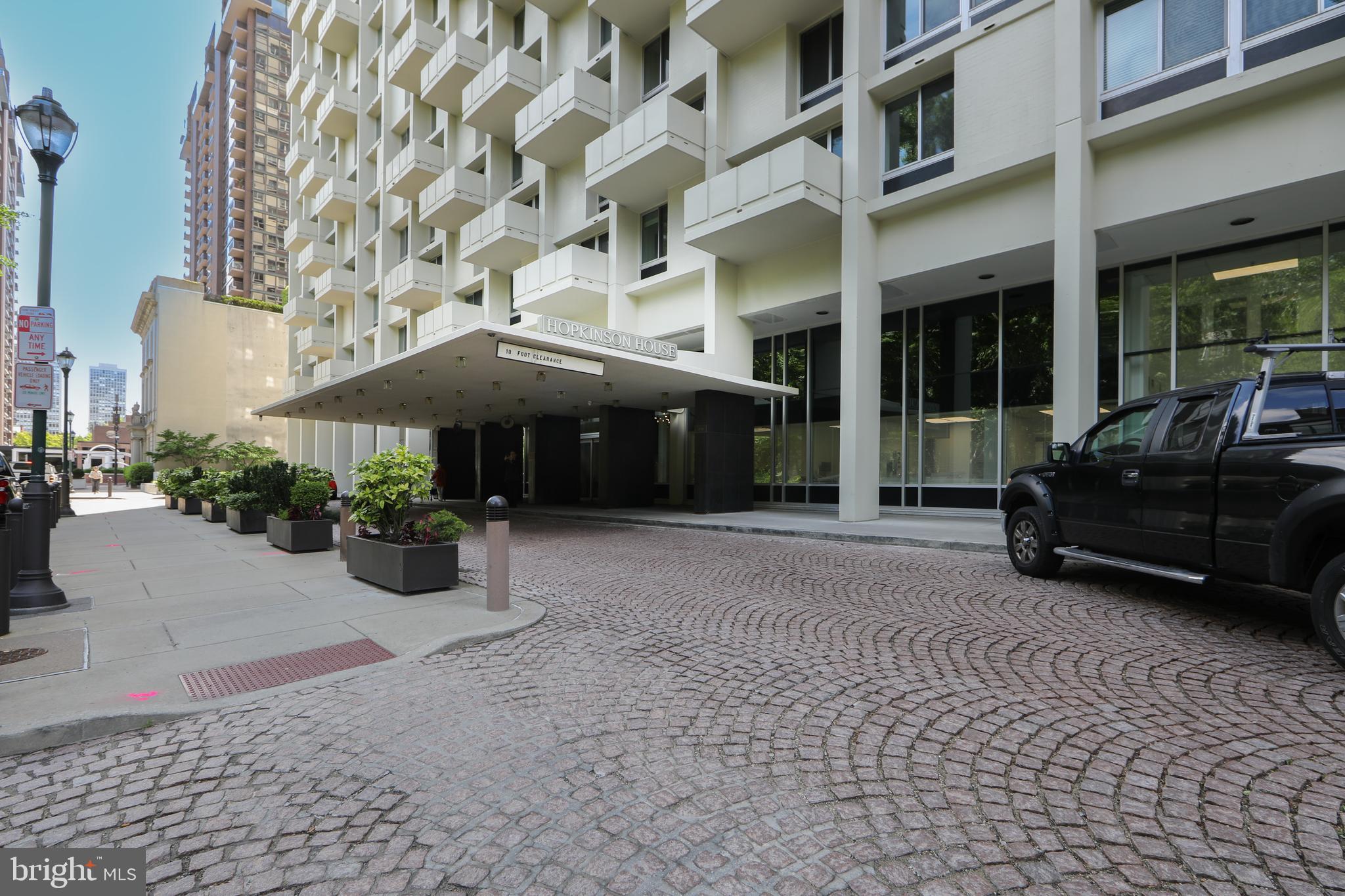 WASHINGTON SQ - Residential