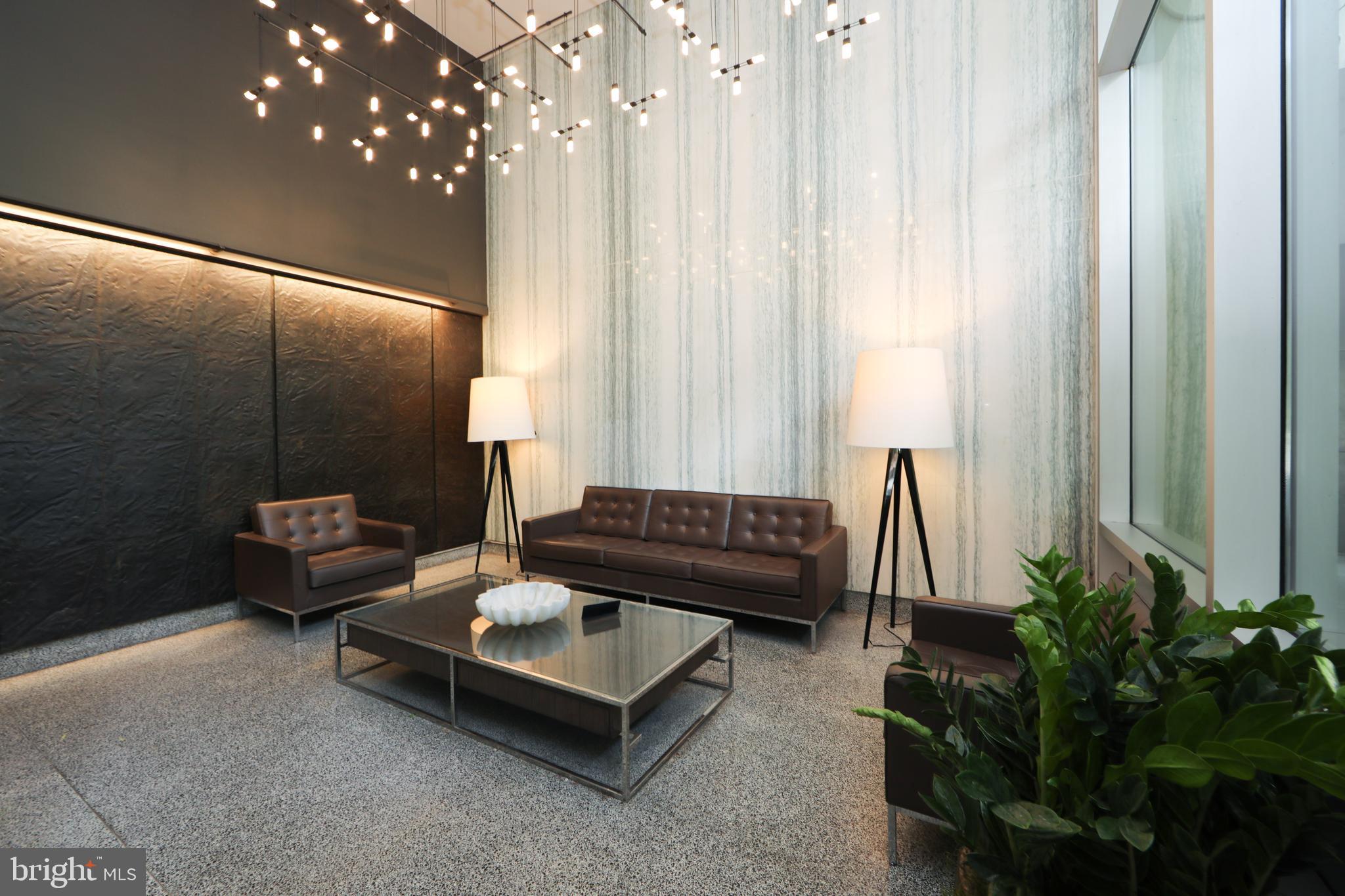 WASHINGTON SQ - Residential