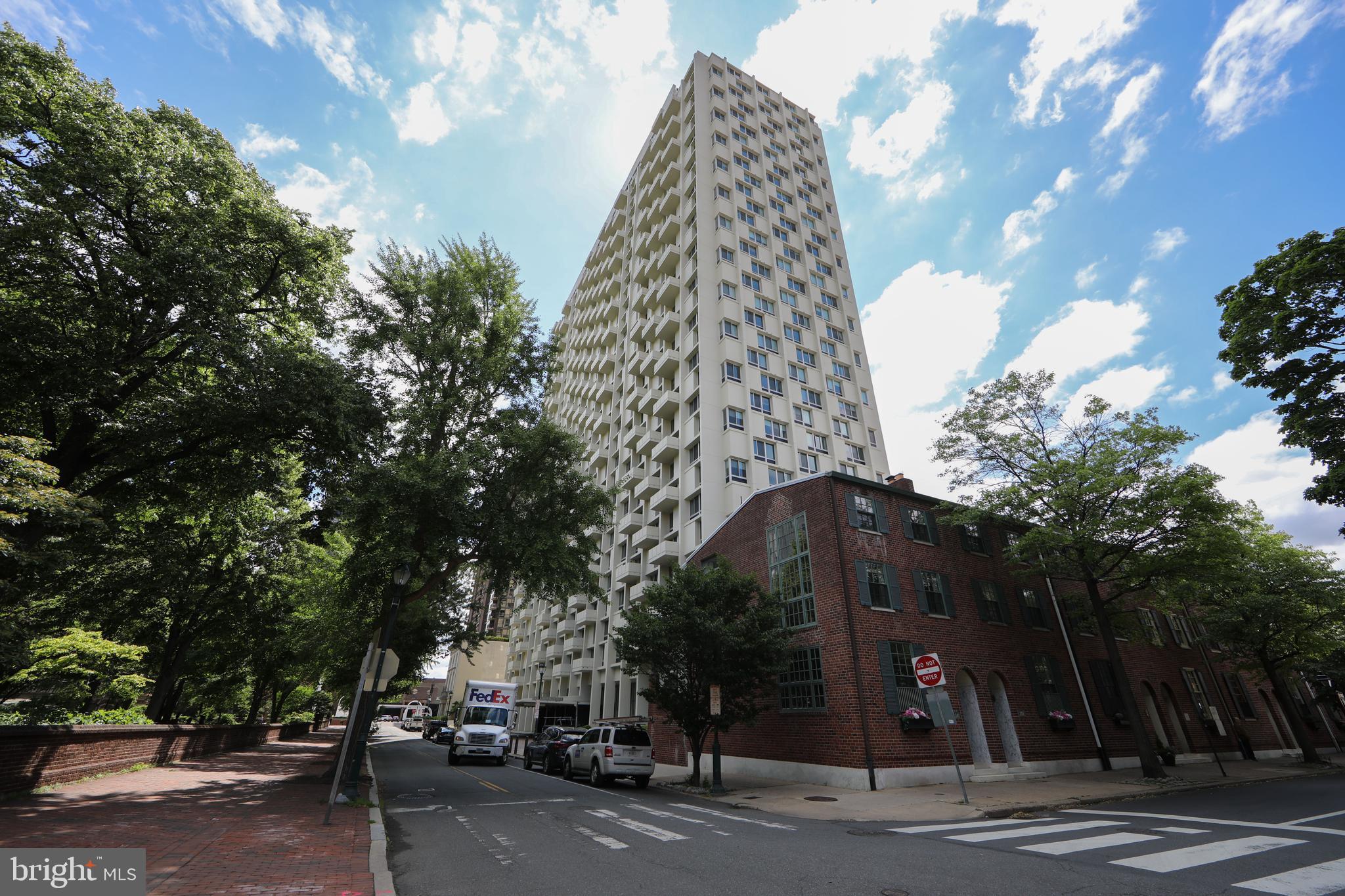WASHINGTON SQ - Residential